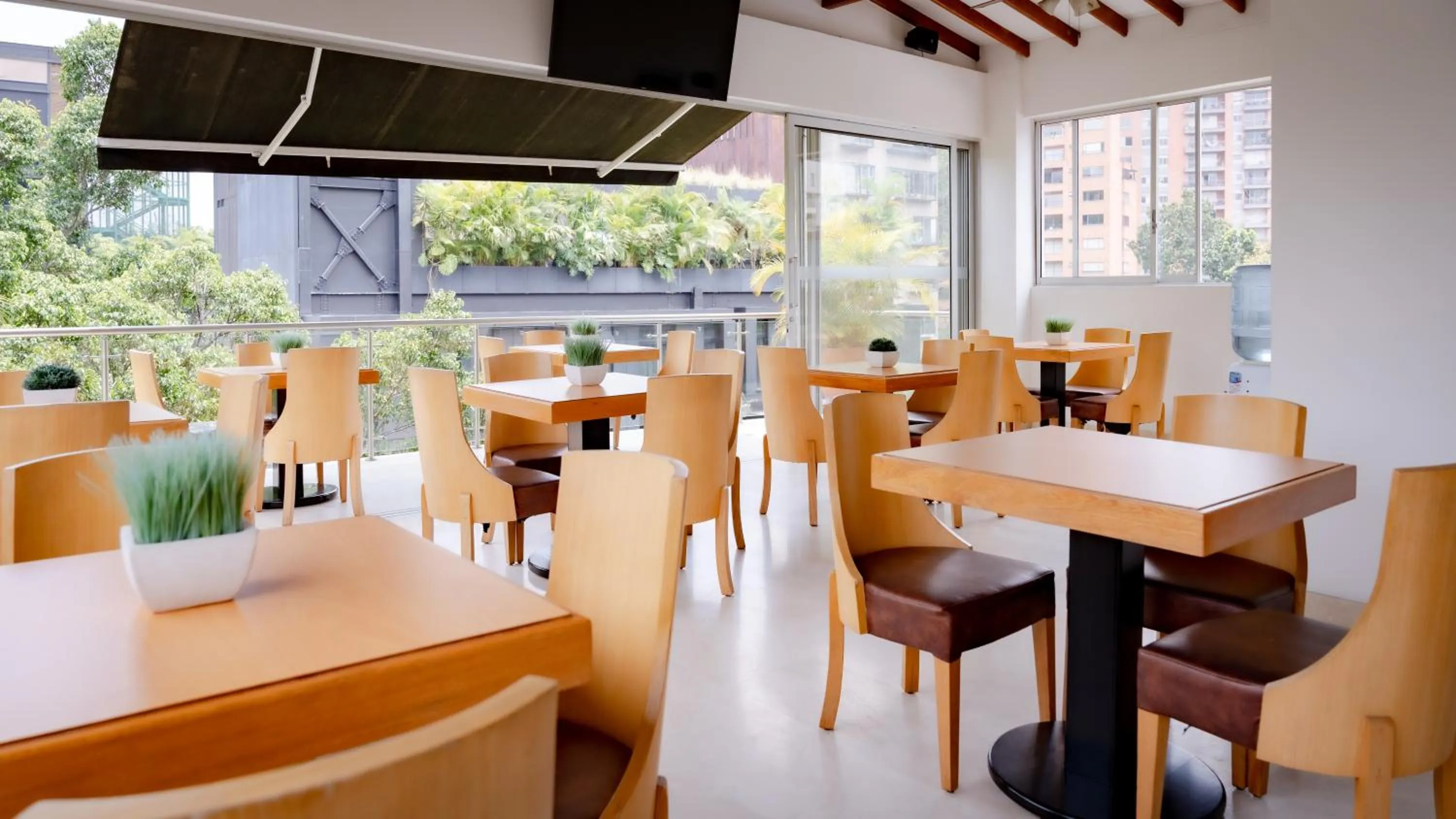 Dining area in Hotel Madeiro