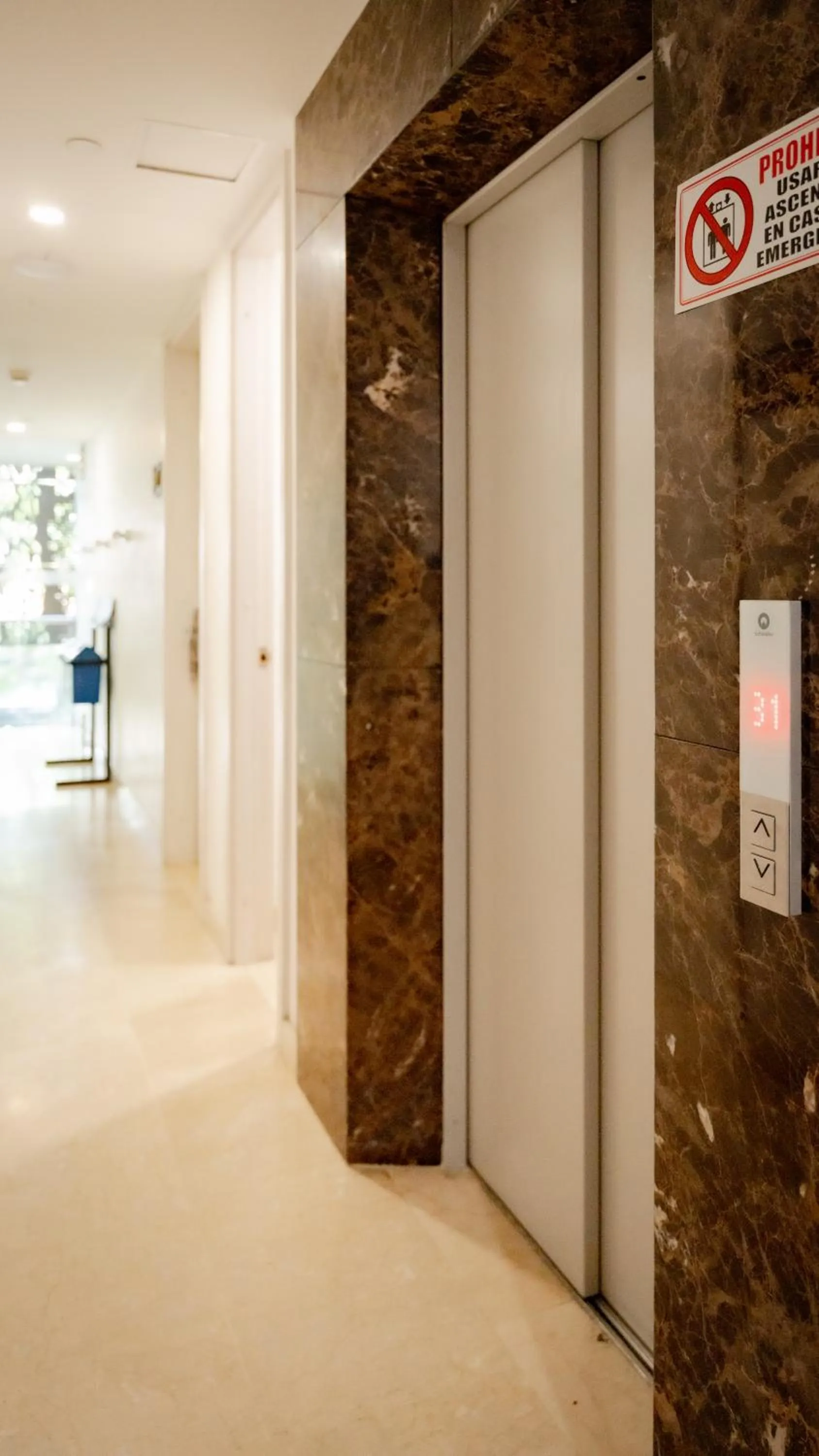 elevator in Hotel Madeiro