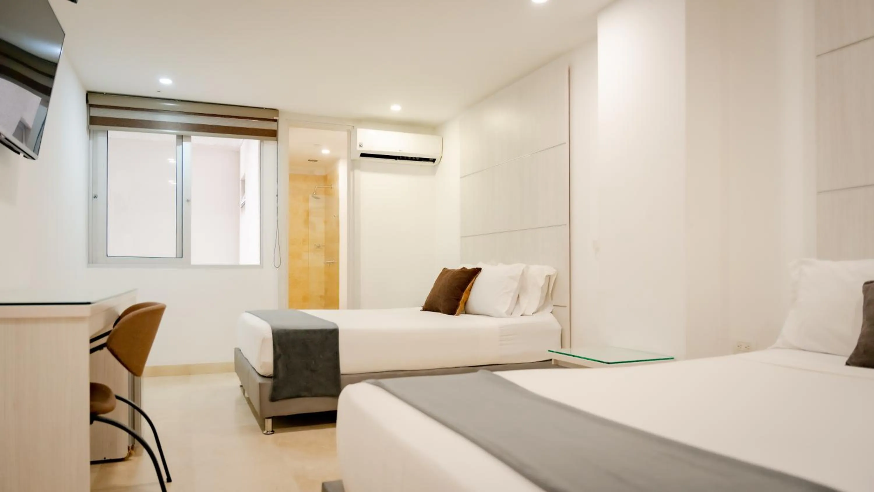 Bed in Hotel Madeiro