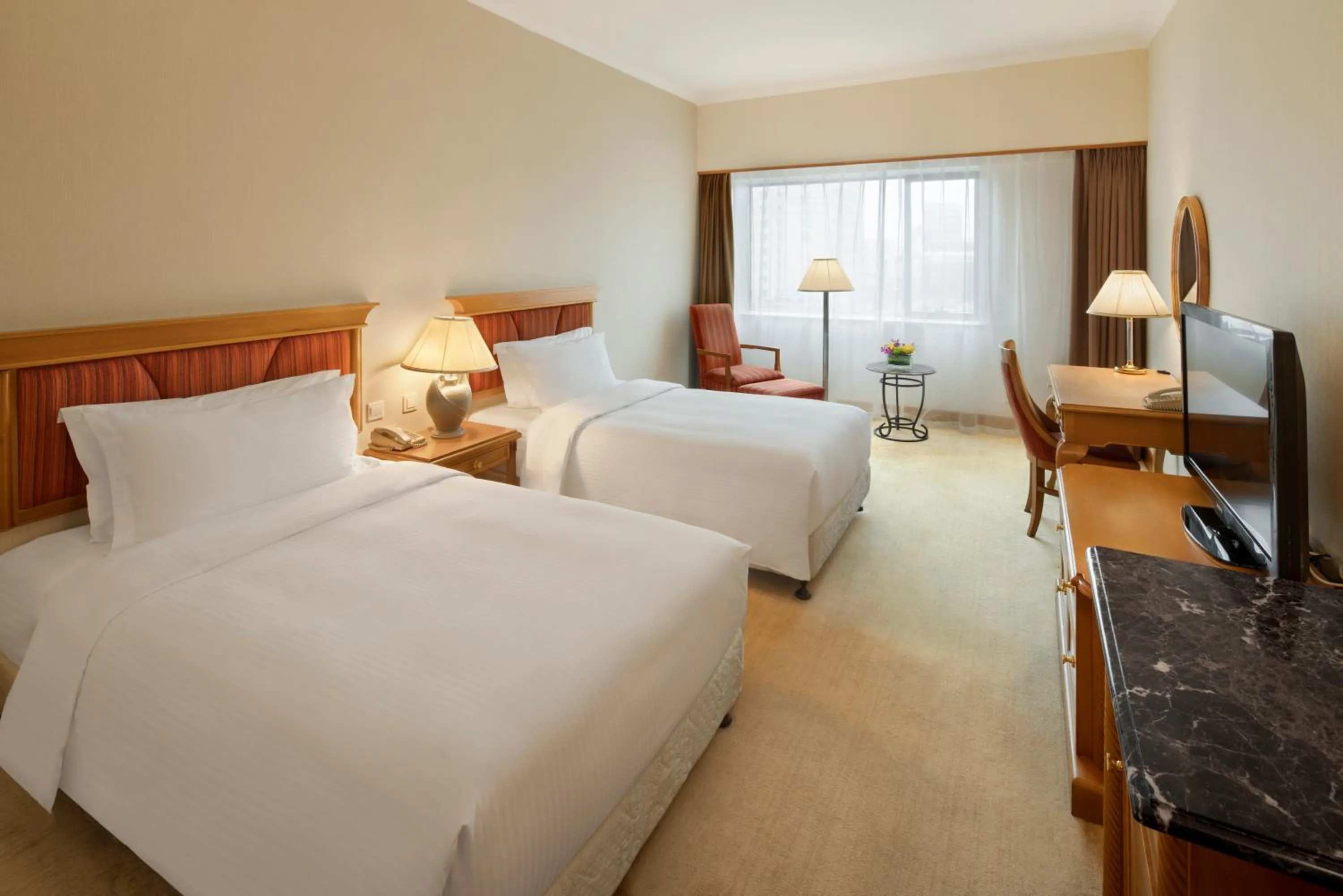 Bedroom, Bed in Crowne Plaza Chengdu City Center by IHG