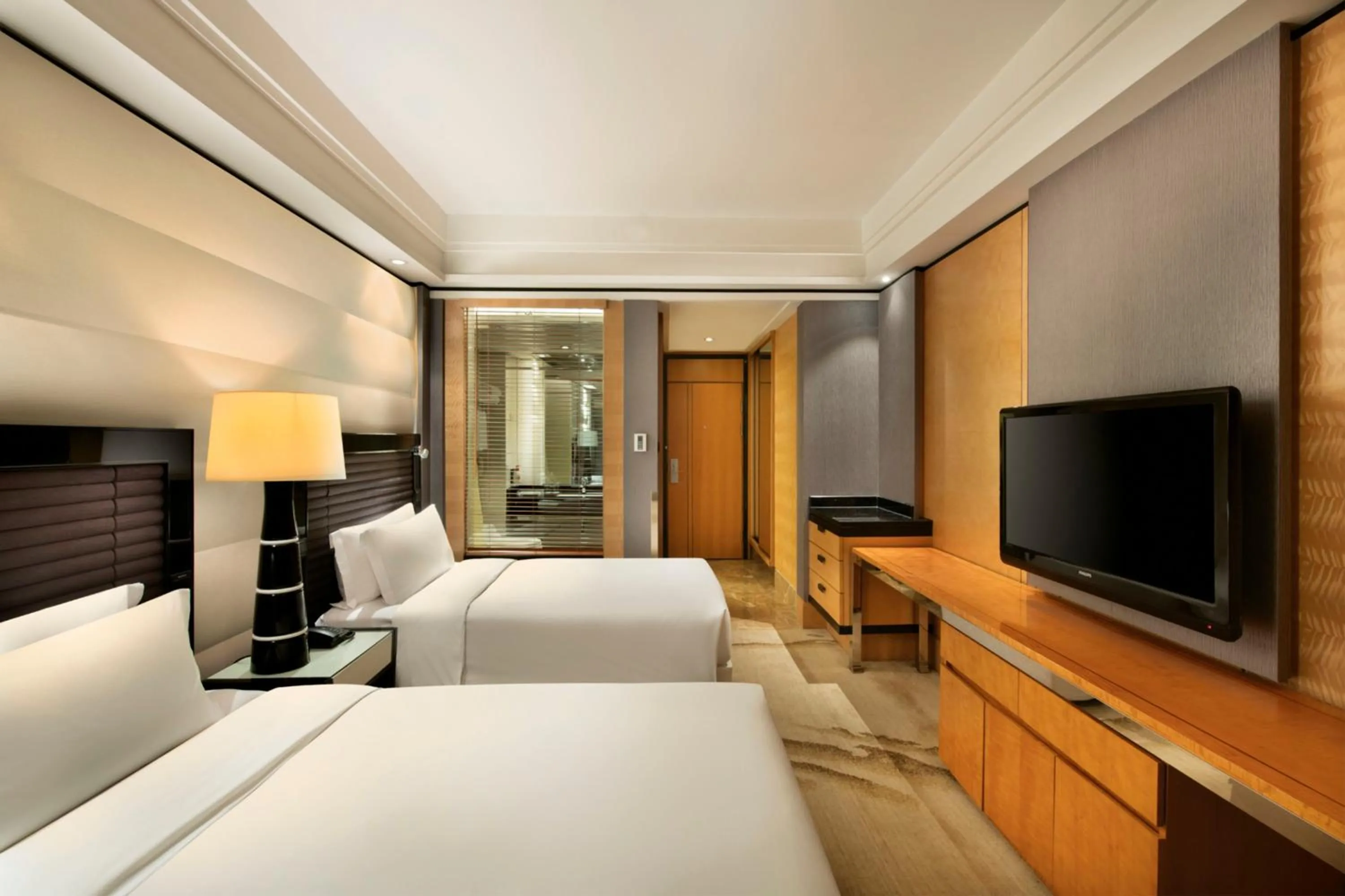 Photo of the whole room, Bed in Crowne Plaza Chengdu City Center by IHG