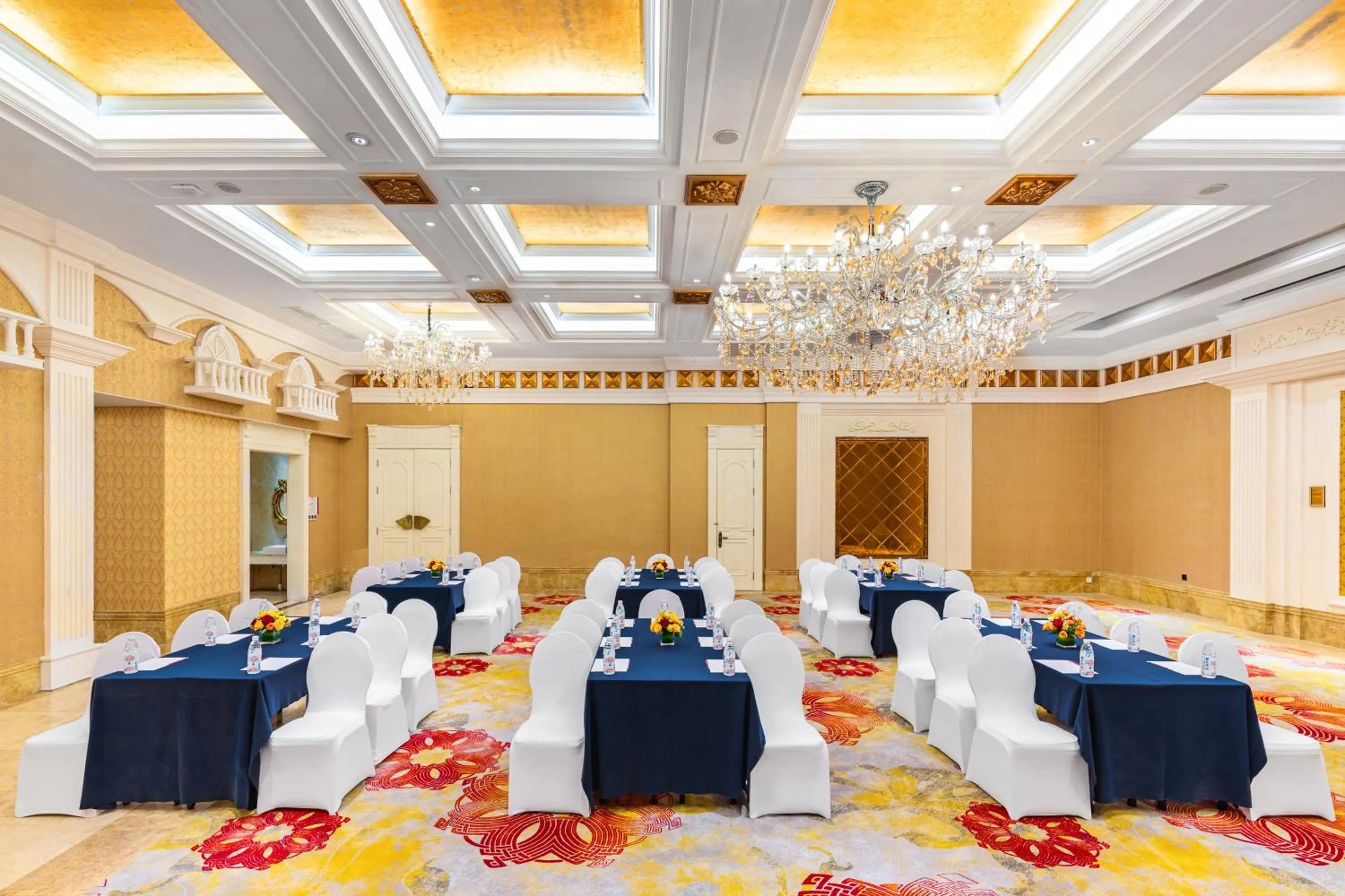 Meeting/conference room in Crowne Plaza Chengdu City Center by IHG
