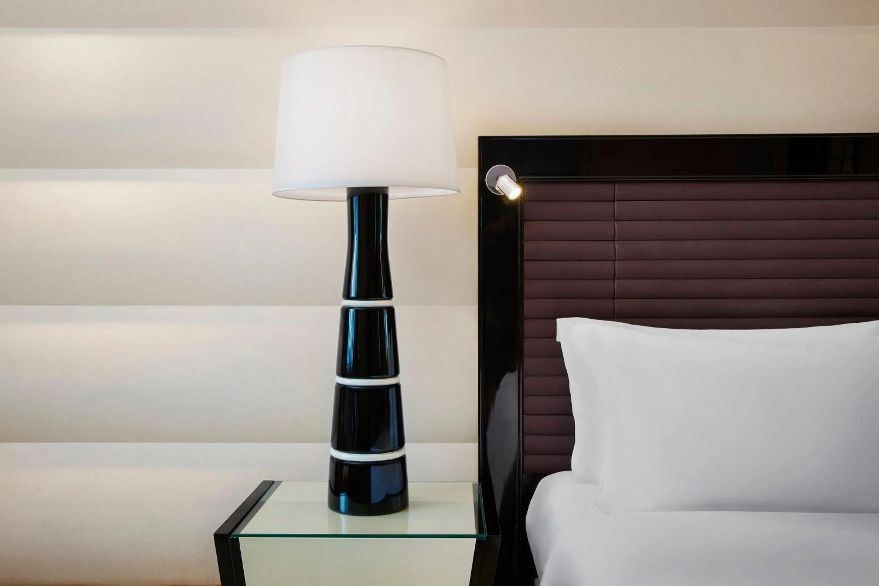 Photo of the whole room in Crowne Plaza Chengdu City Center by IHG