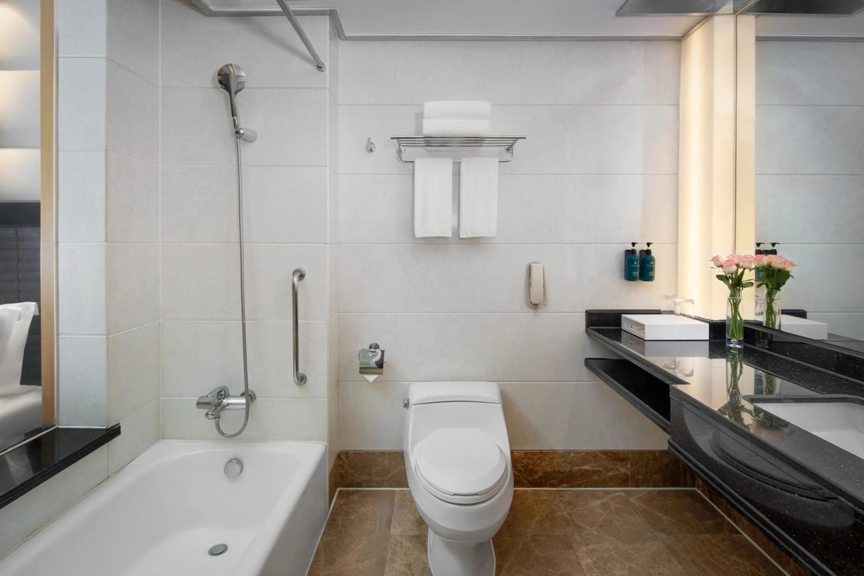 Toilet in Crowne Plaza Chengdu City Center by IHG