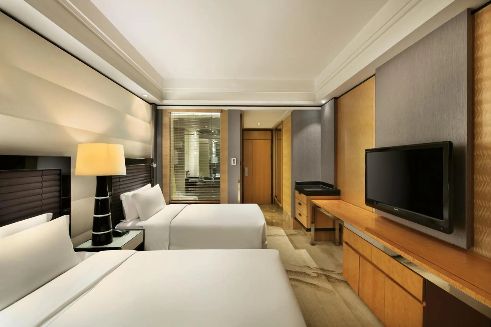 Photo of the whole room, Bed in Crowne Plaza Chengdu City Center by IHG