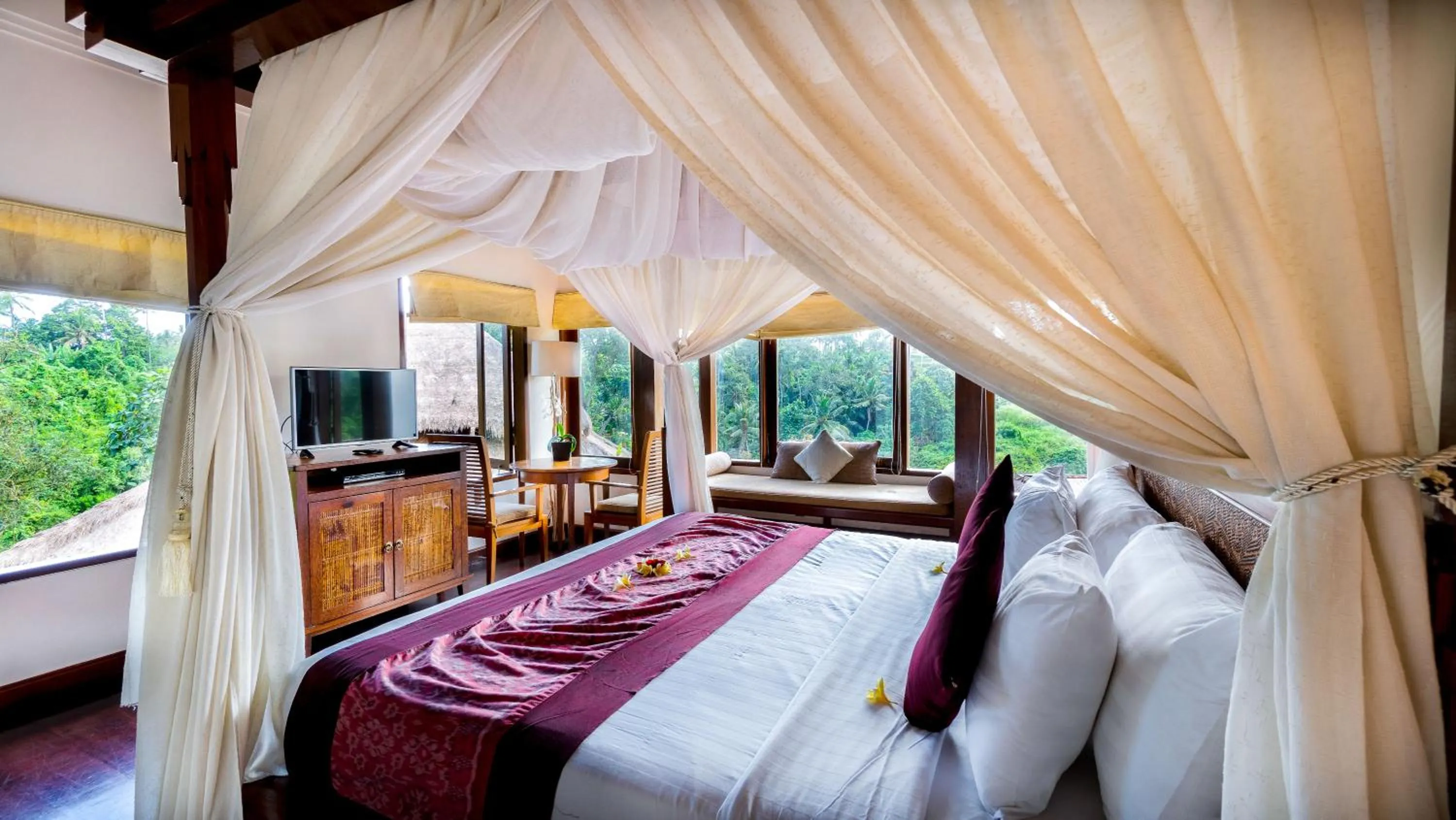 TV and multimedia, Bed in Natura Villa Ubud Bali