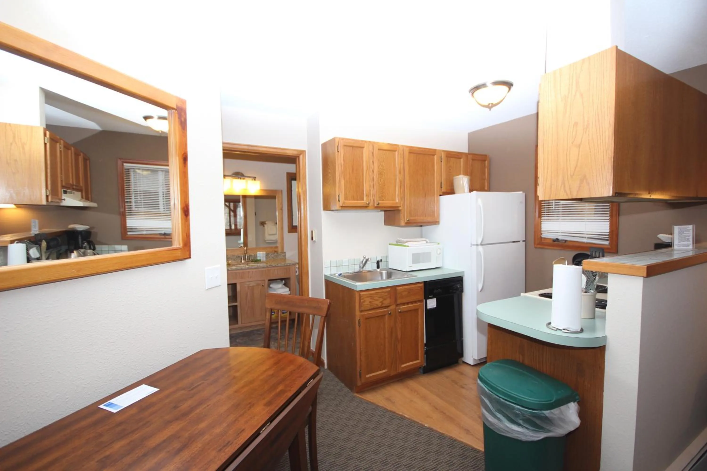 Kitchen or kitchenette in Streamside on Fall River