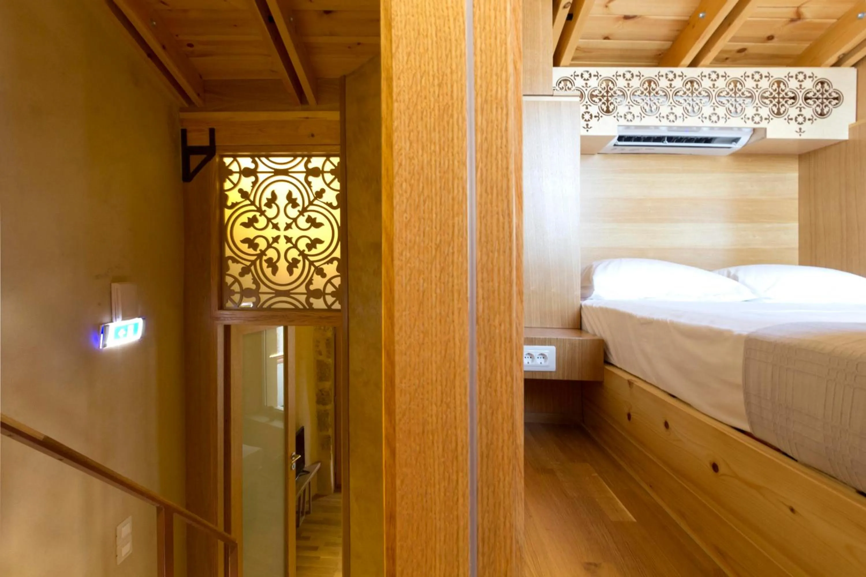 Other, Bed in Evans House II