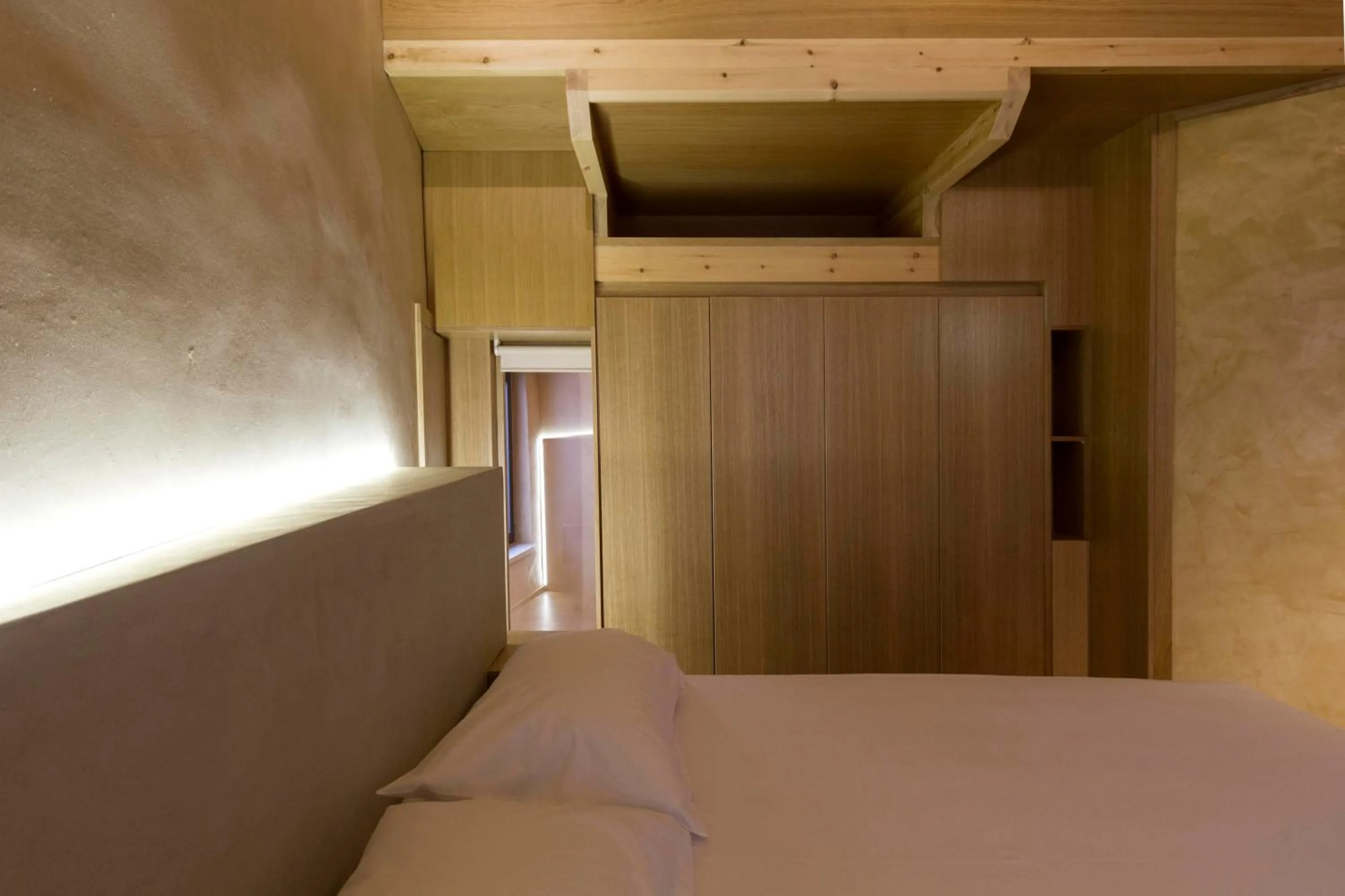 Decorative detail, Bed in Evans House II