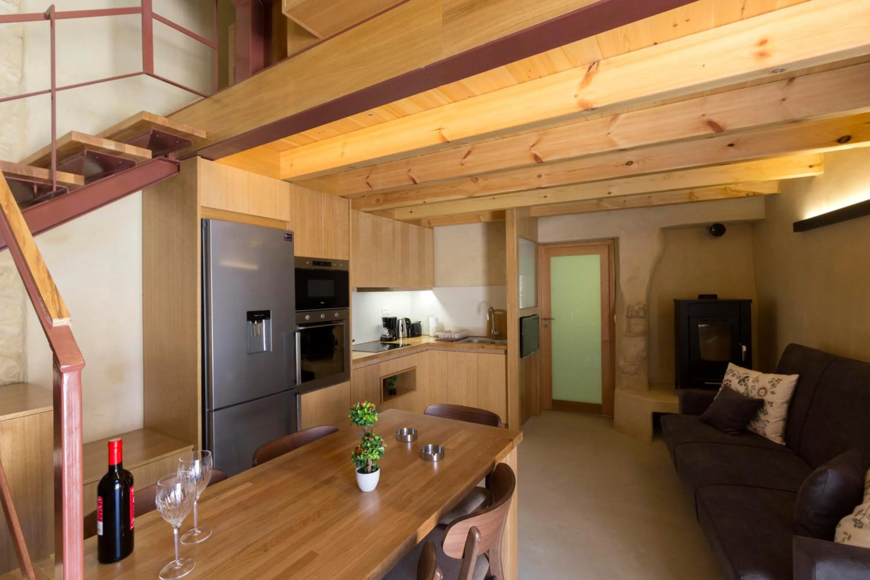 Kitchen or kitchenette in Evans House II