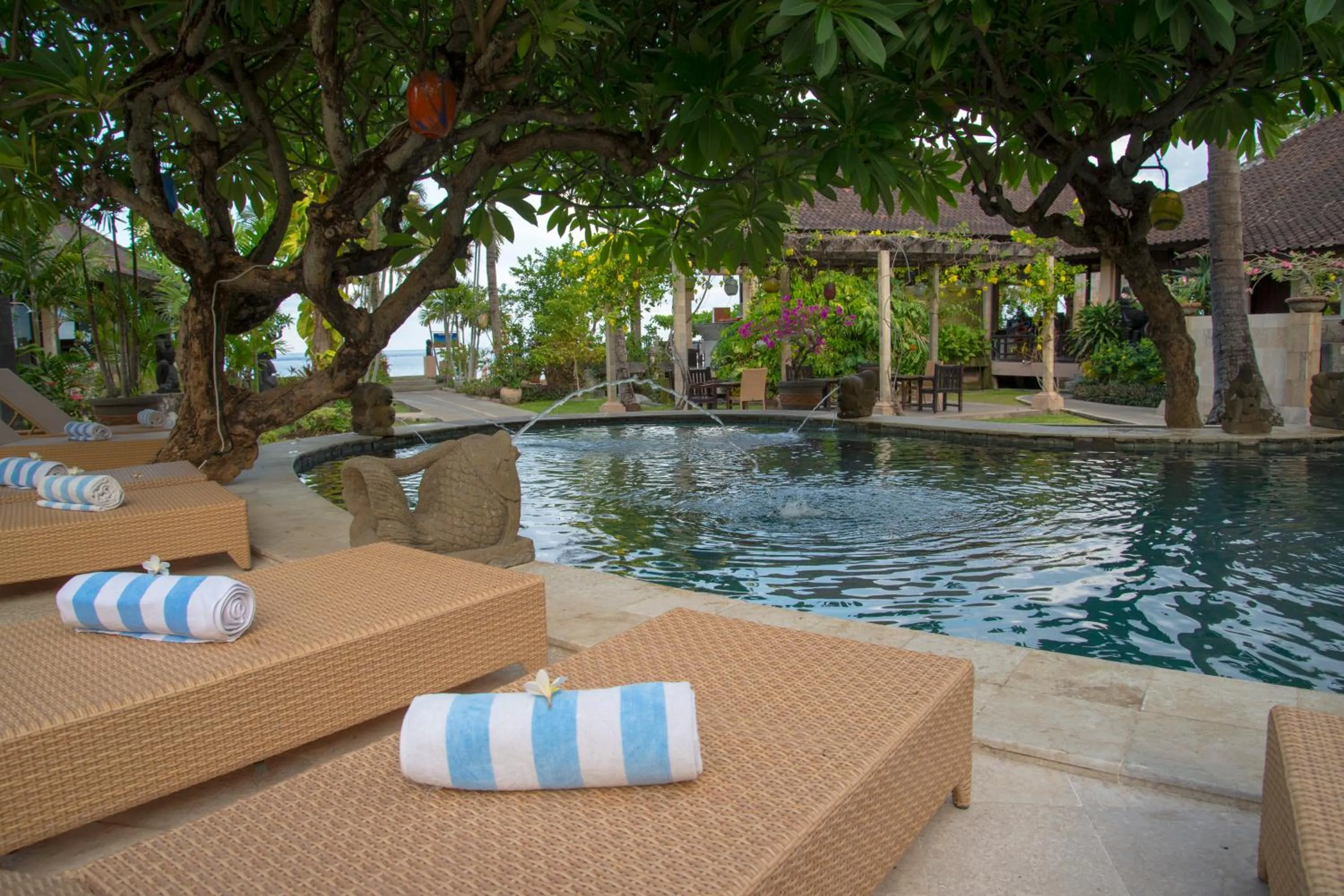 Swimming pool in Hidden Paradise Cottages