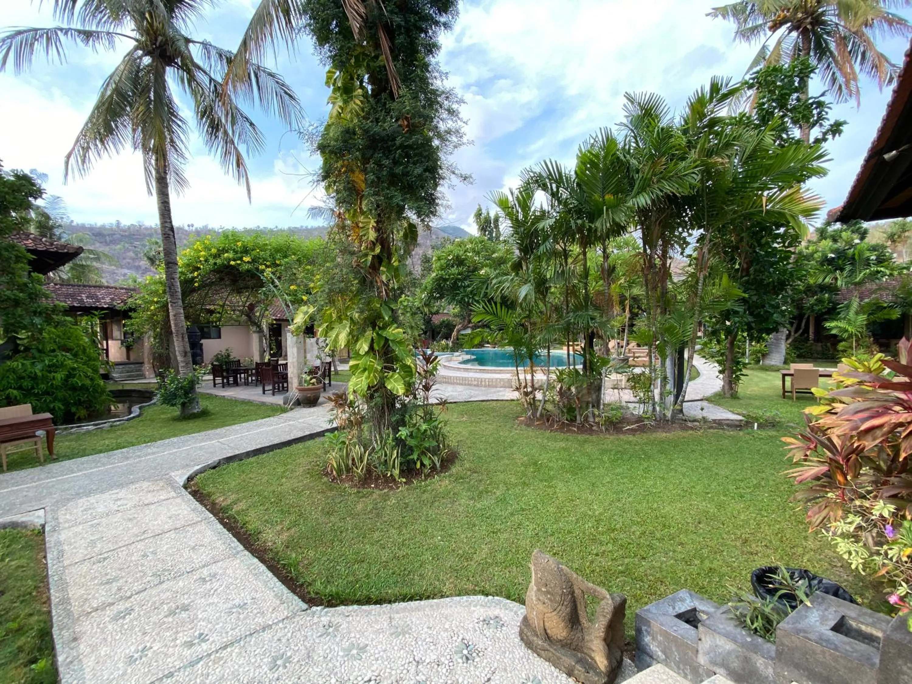 Garden in Hidden Paradise Cottages