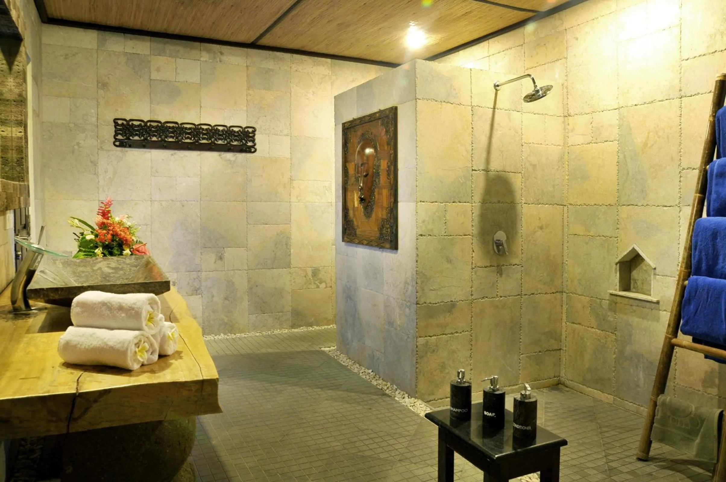 Bathroom in Hidden Paradise Cottages