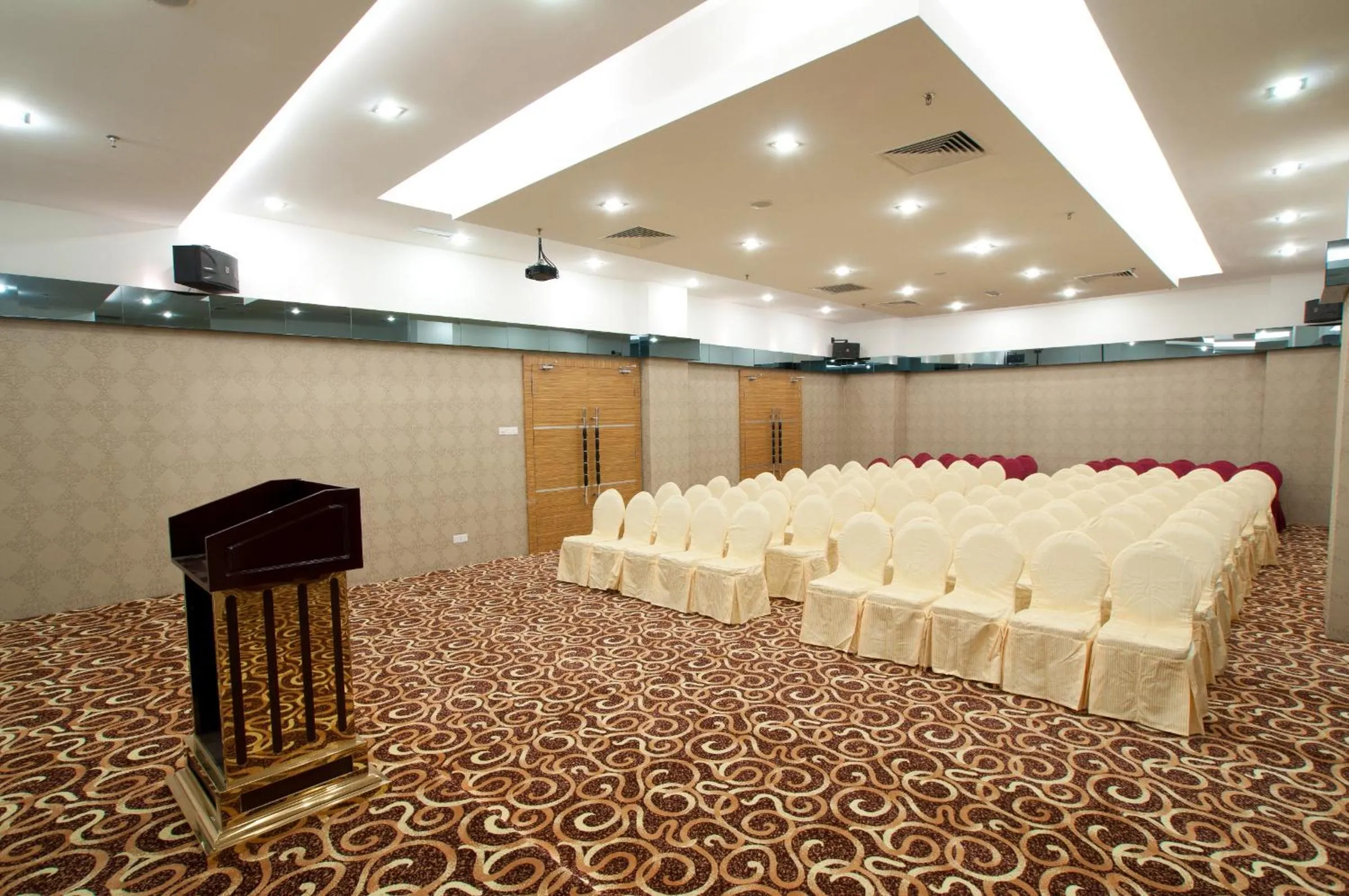 Banquet/Function facilities in Pariss Hotel