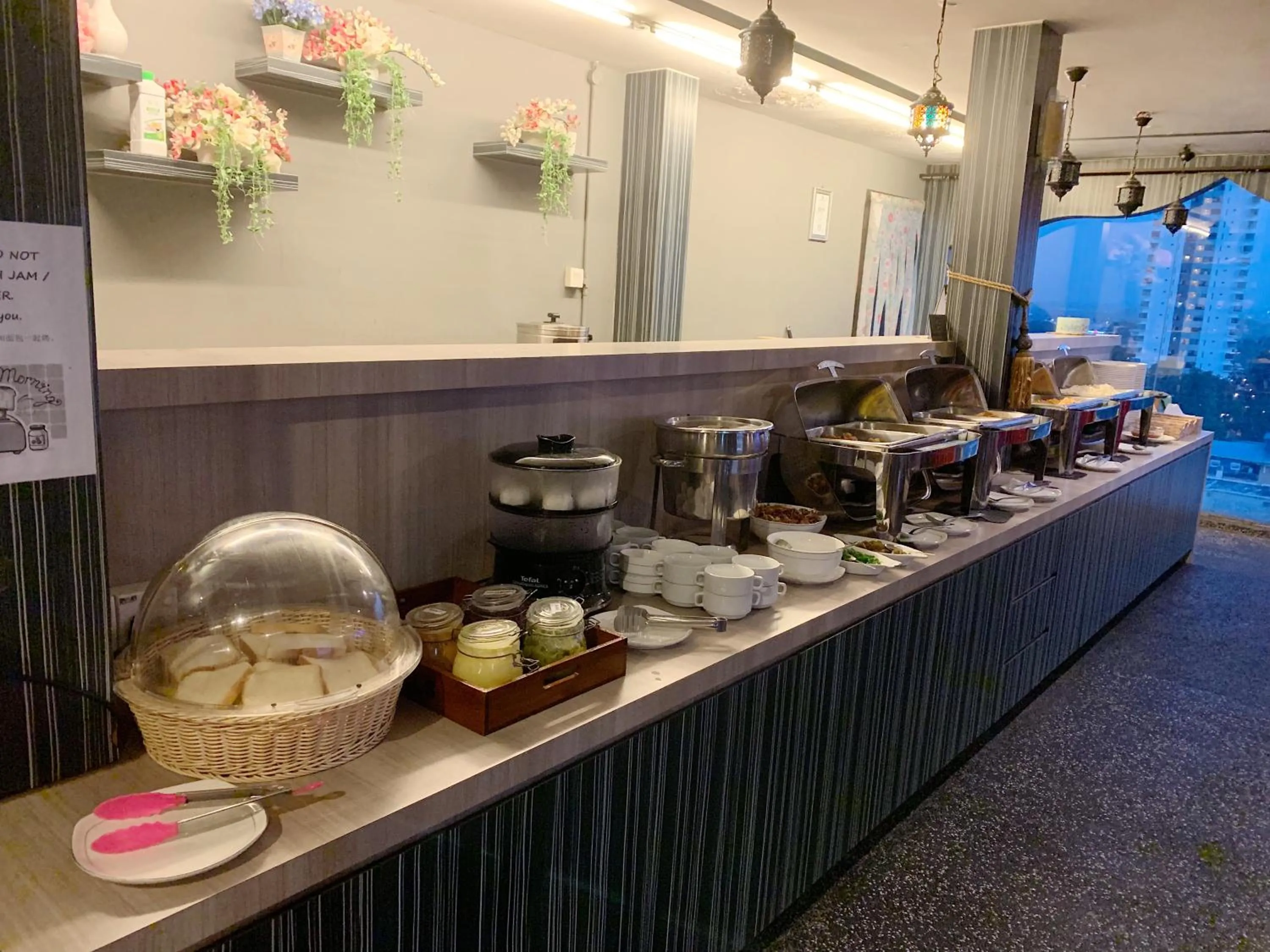 Breakfast in Pariss Hotel