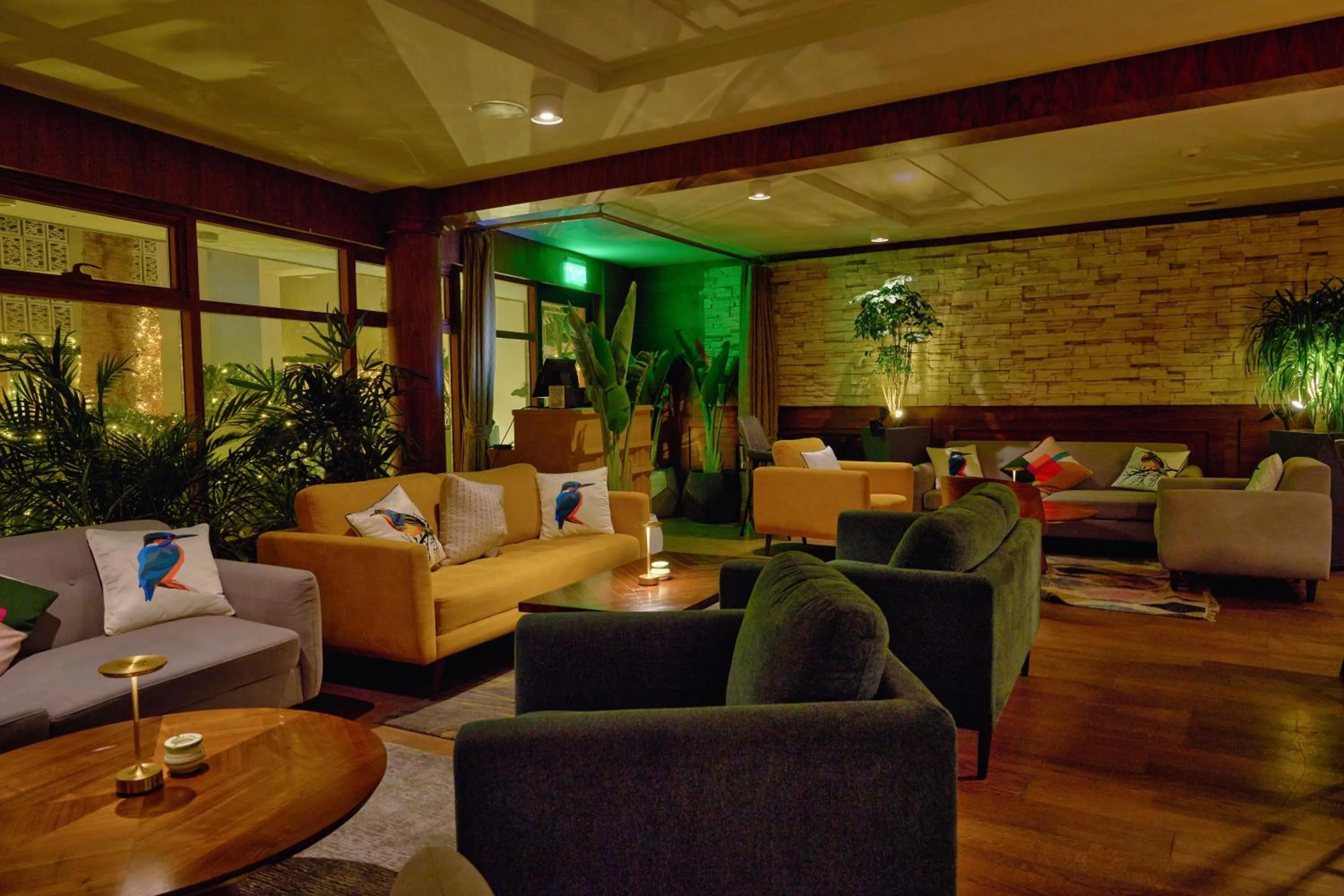 Restaurant/places to eat in Palmyard Hotel