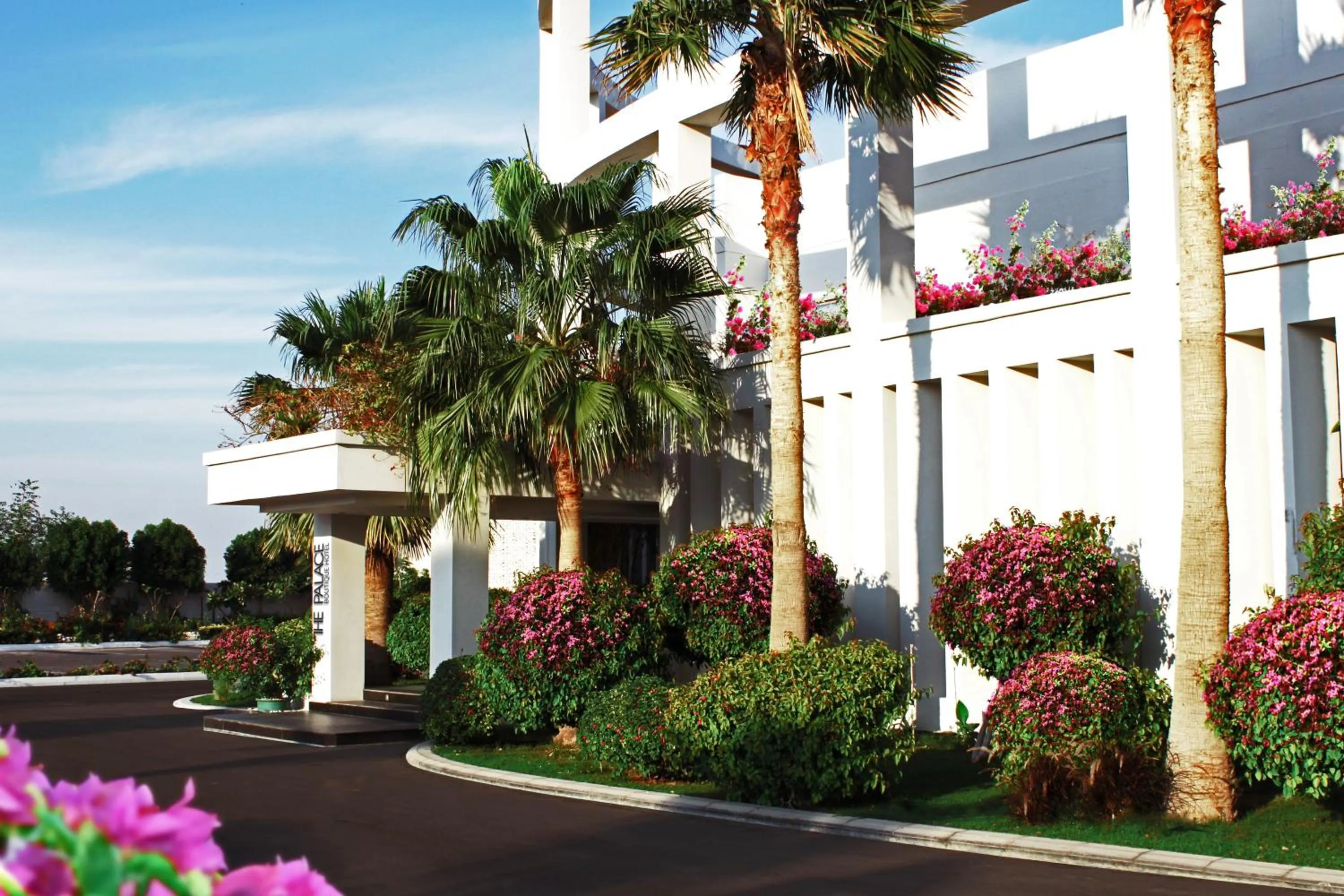 Facade/entrance in Palmyard Hotel