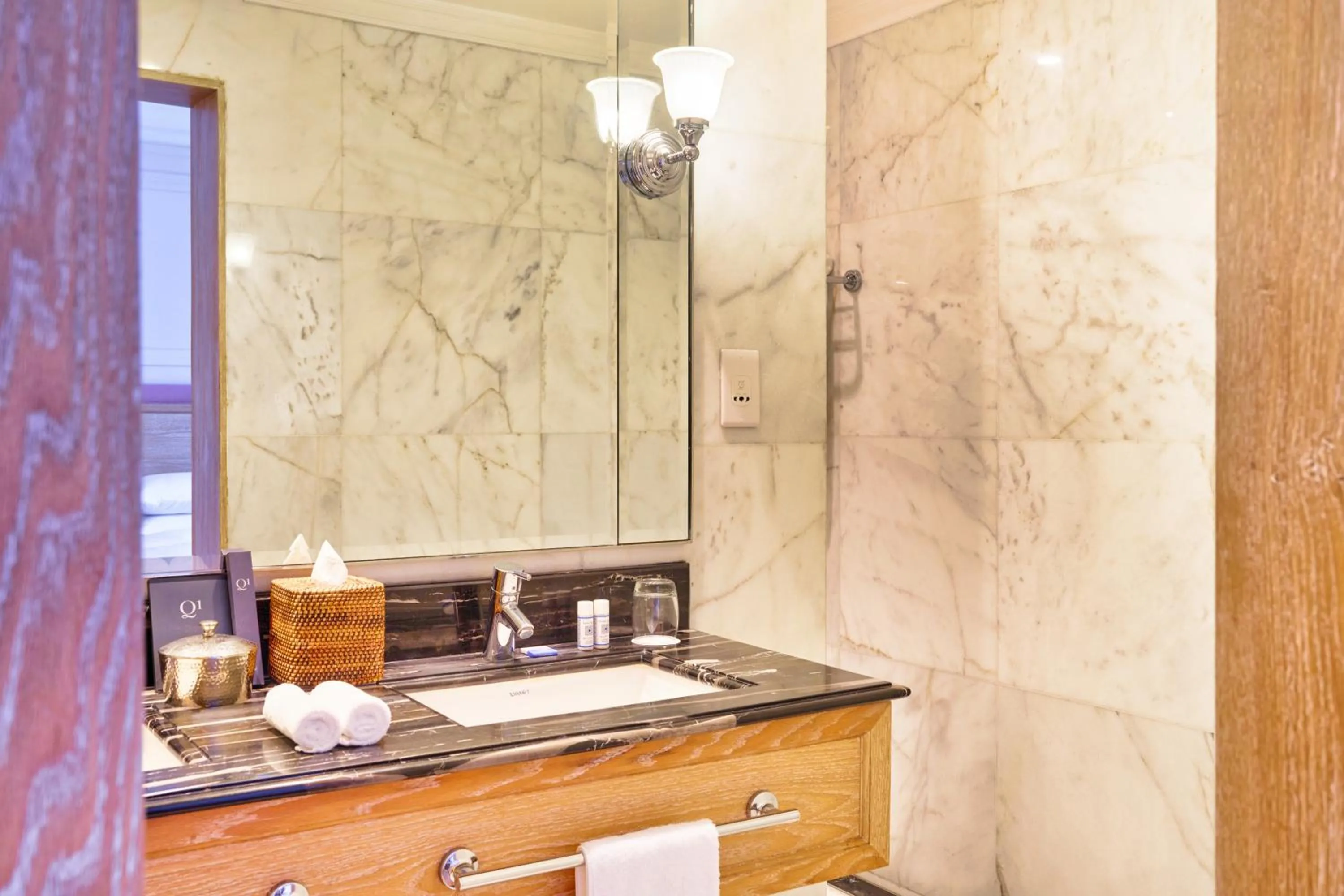 Shower in Palmyard Hotel