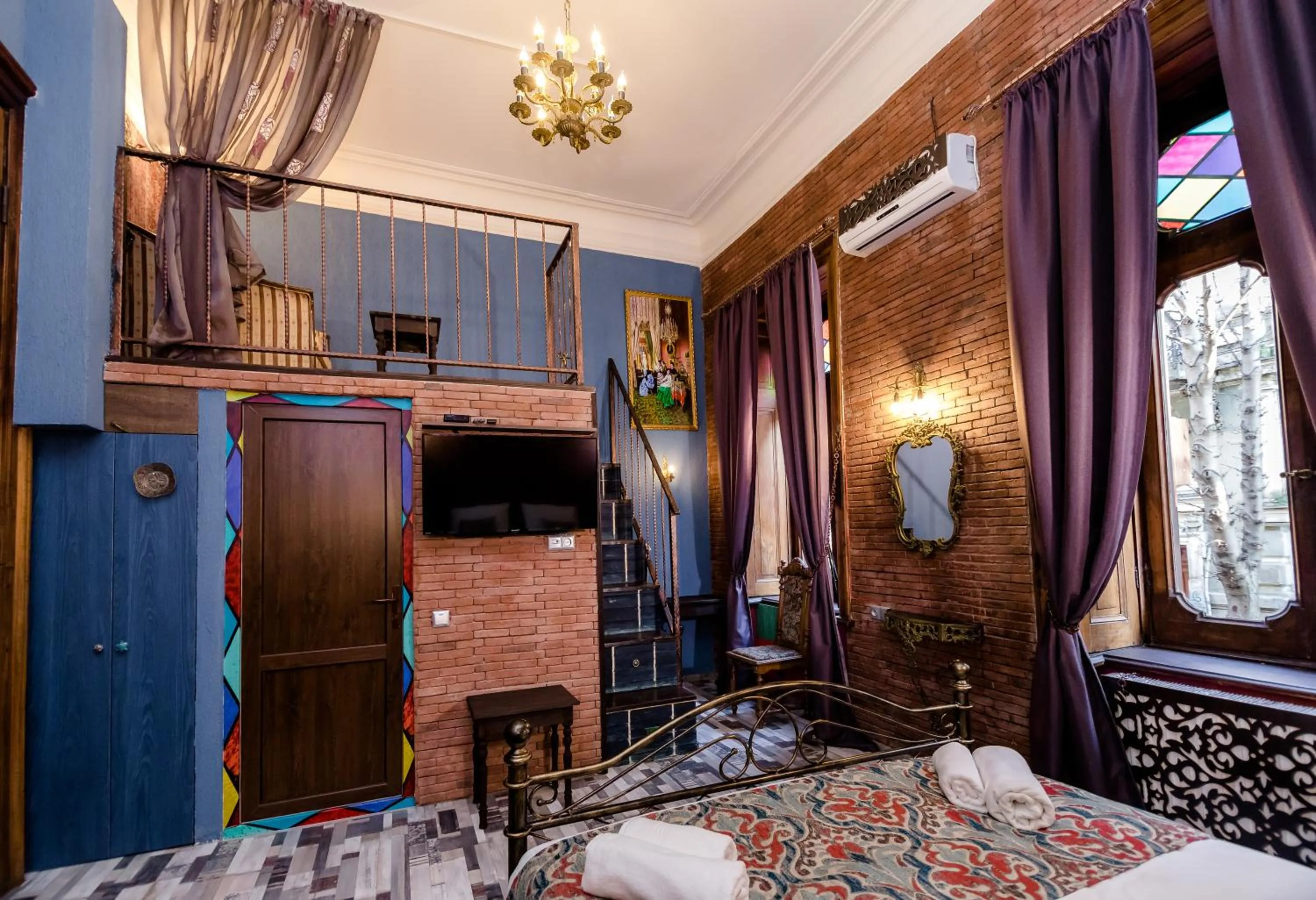Photo of the whole room, Bed in Tiflis Inn Boutique Hotel