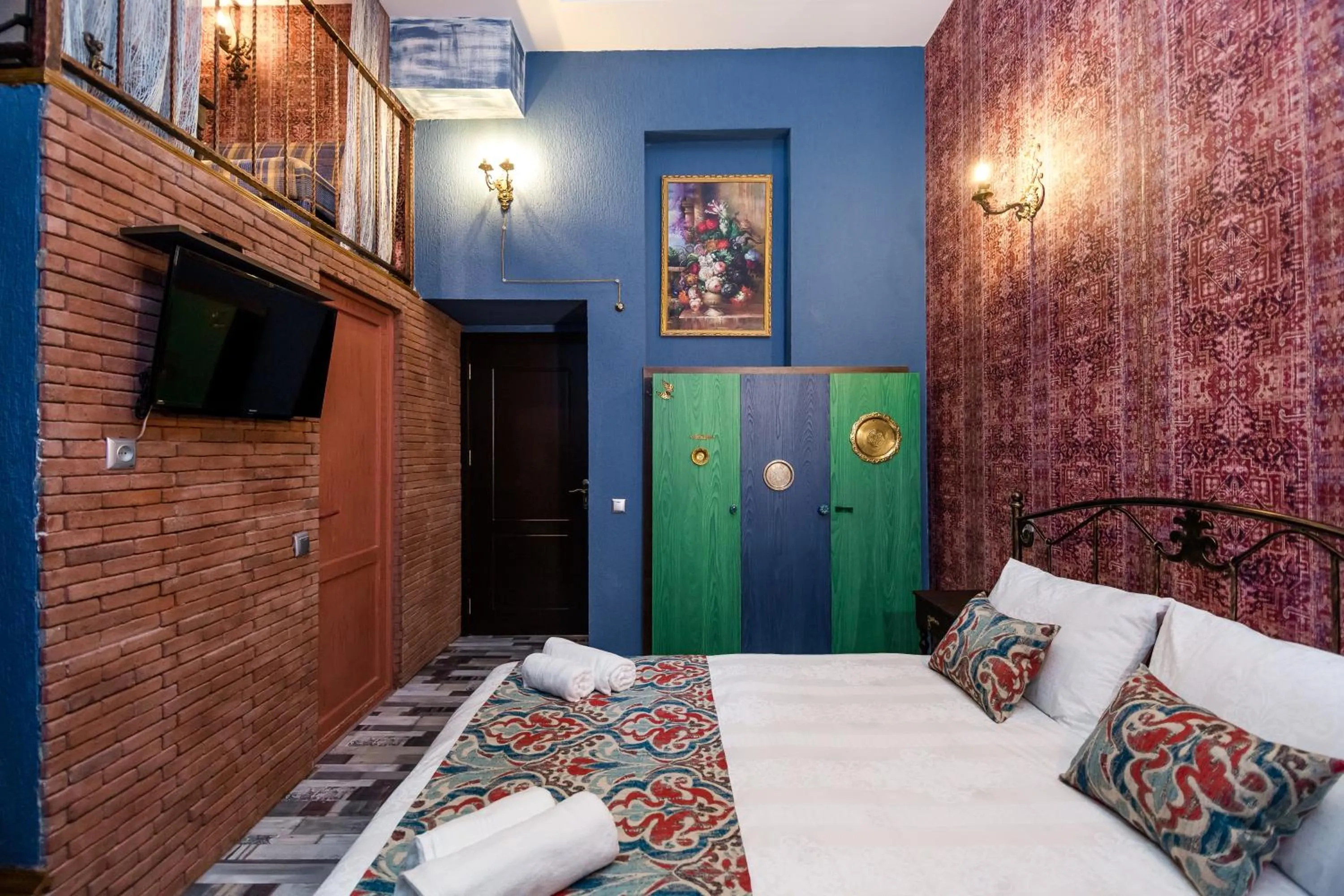 TV and multimedia, Bed in Tiflis Inn Boutique Hotel