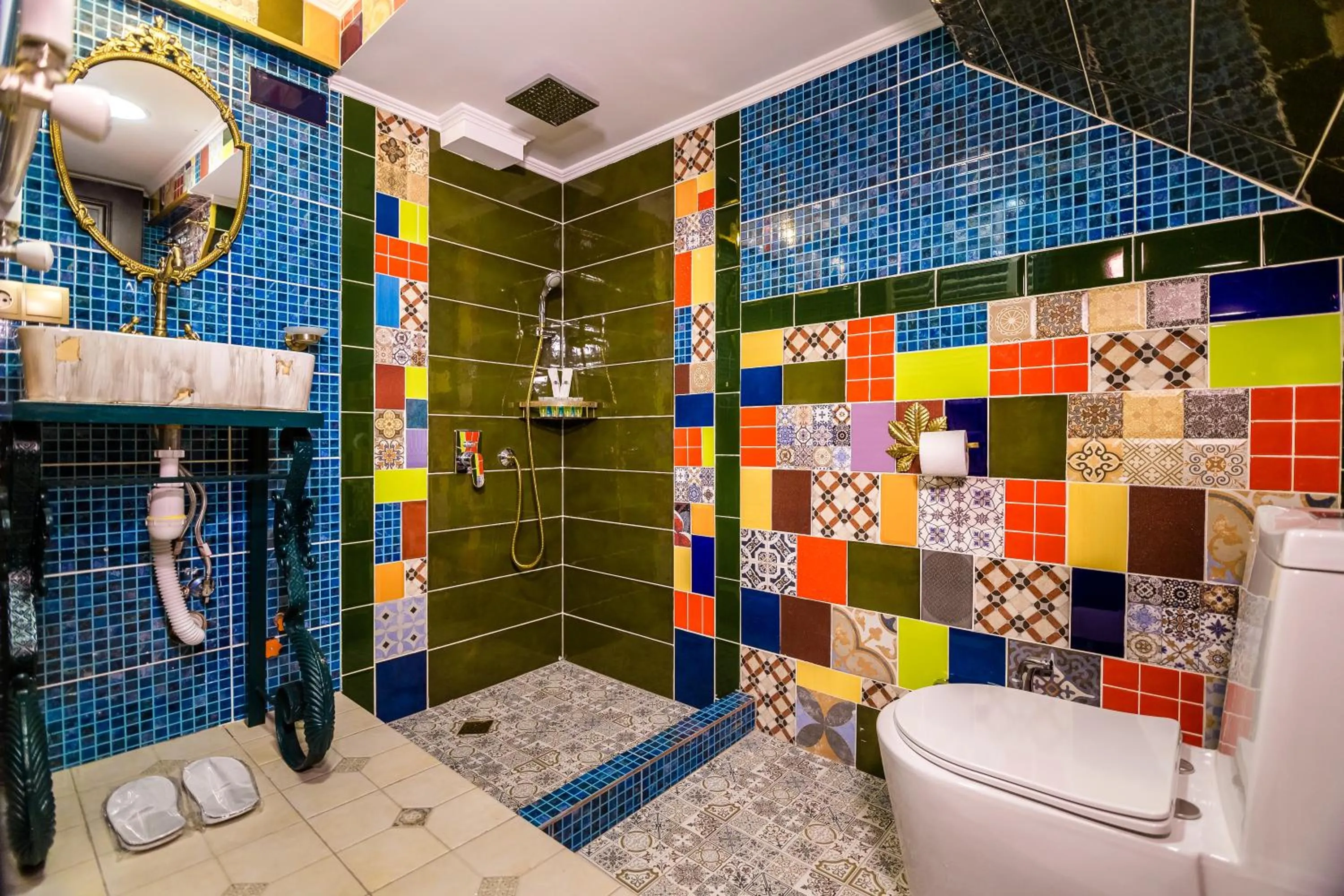 Shower in Tiflis Inn Boutique Hotel