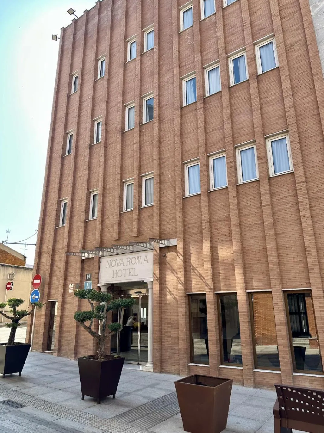 Facade/entrance in Hotel Nova Roma