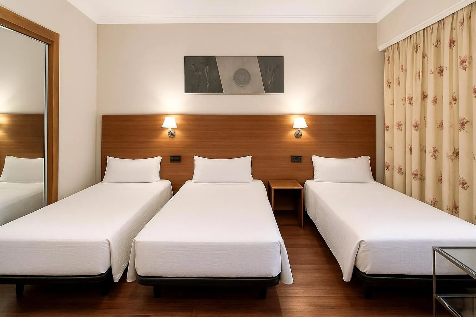 Bed in Hotel Nova Roma