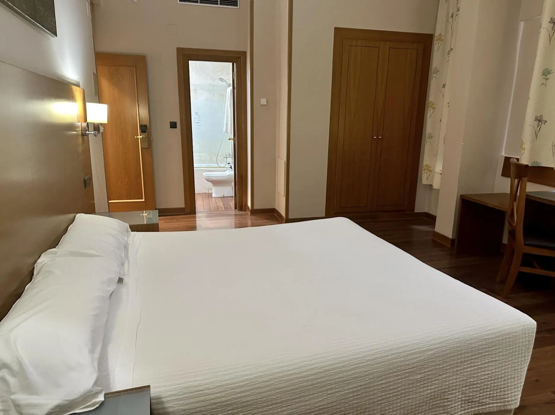 Bed in Hotel Nova Roma