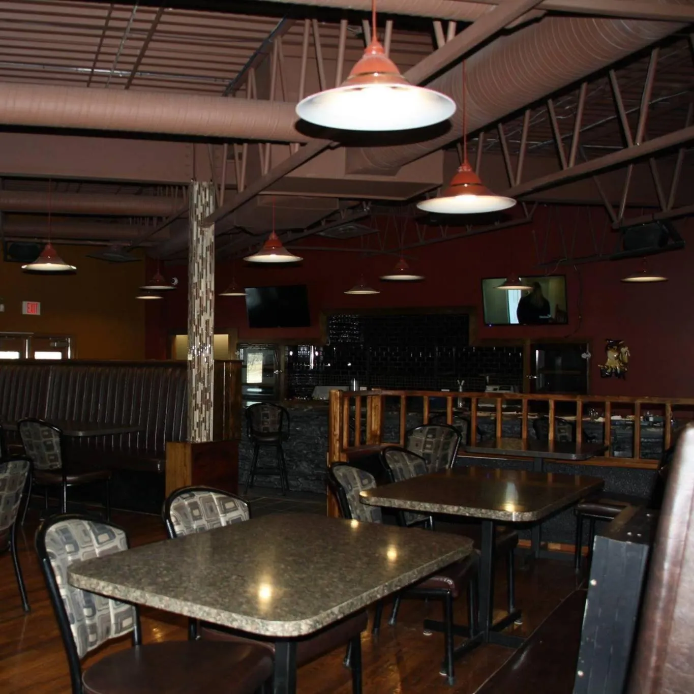 Restaurant/places to eat in New Imperial Inn