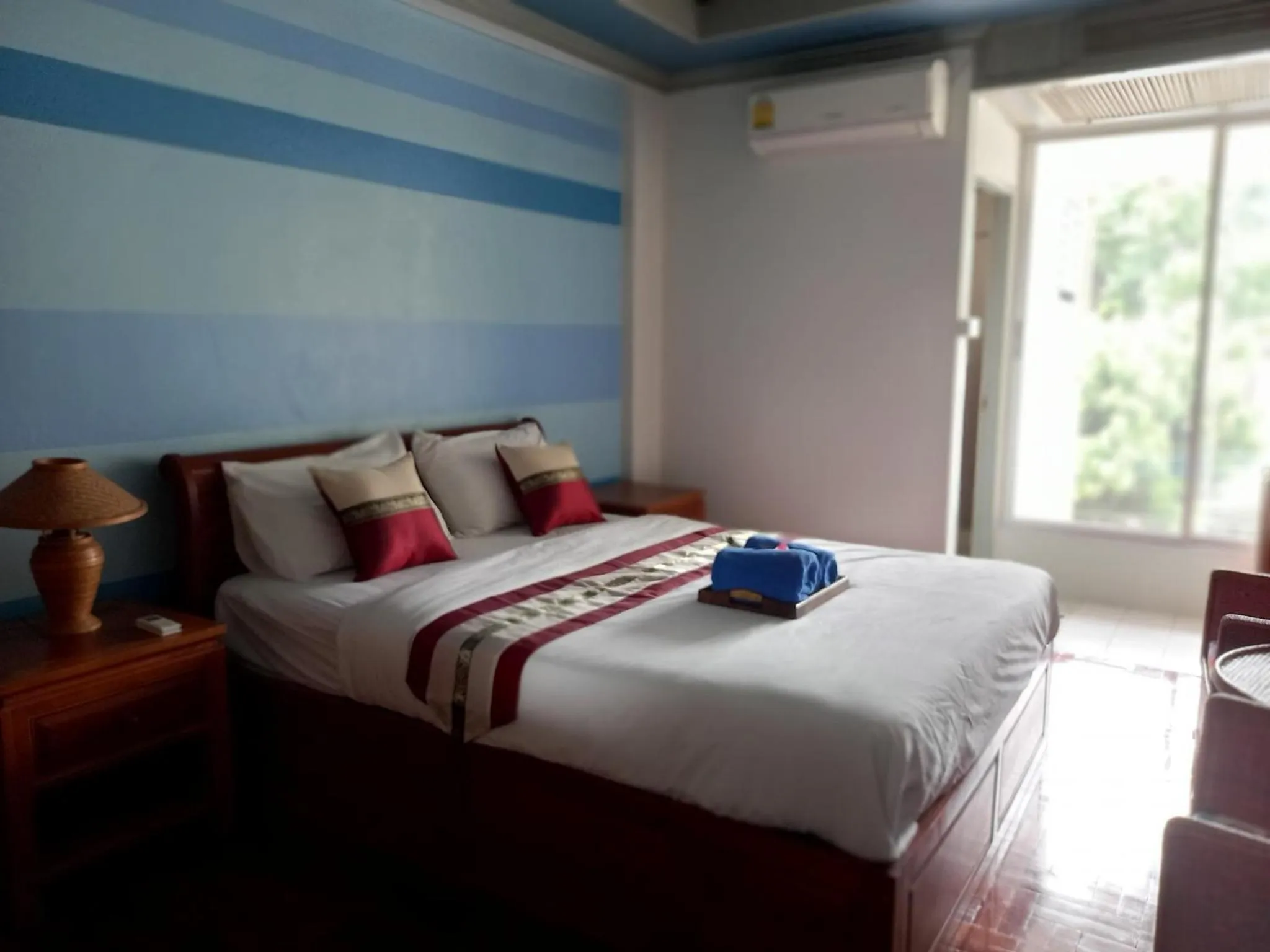 Photo of the whole room, Bed in Wiriya House