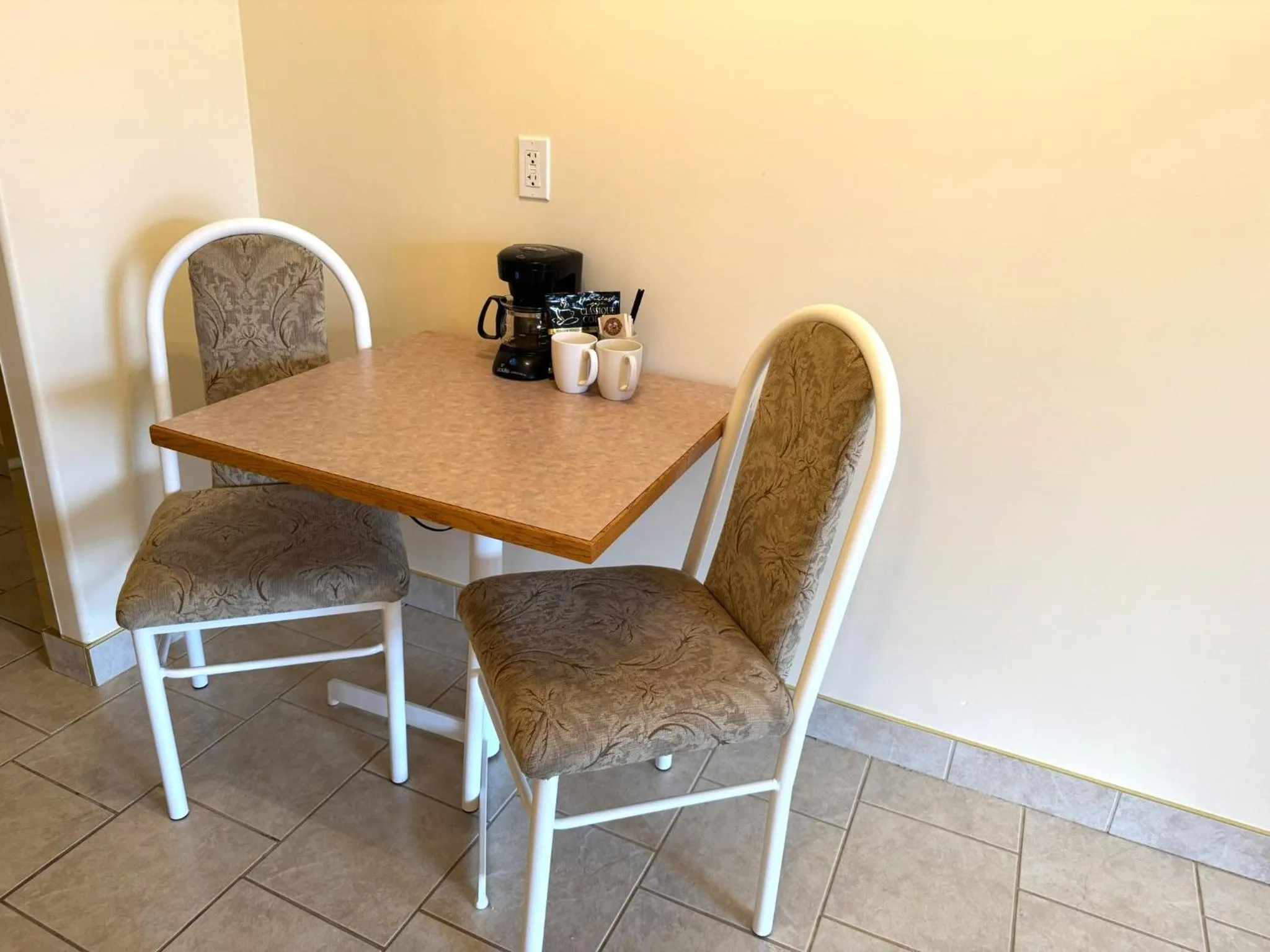 Dining area in Western Budget Motel #3 Whitecourt