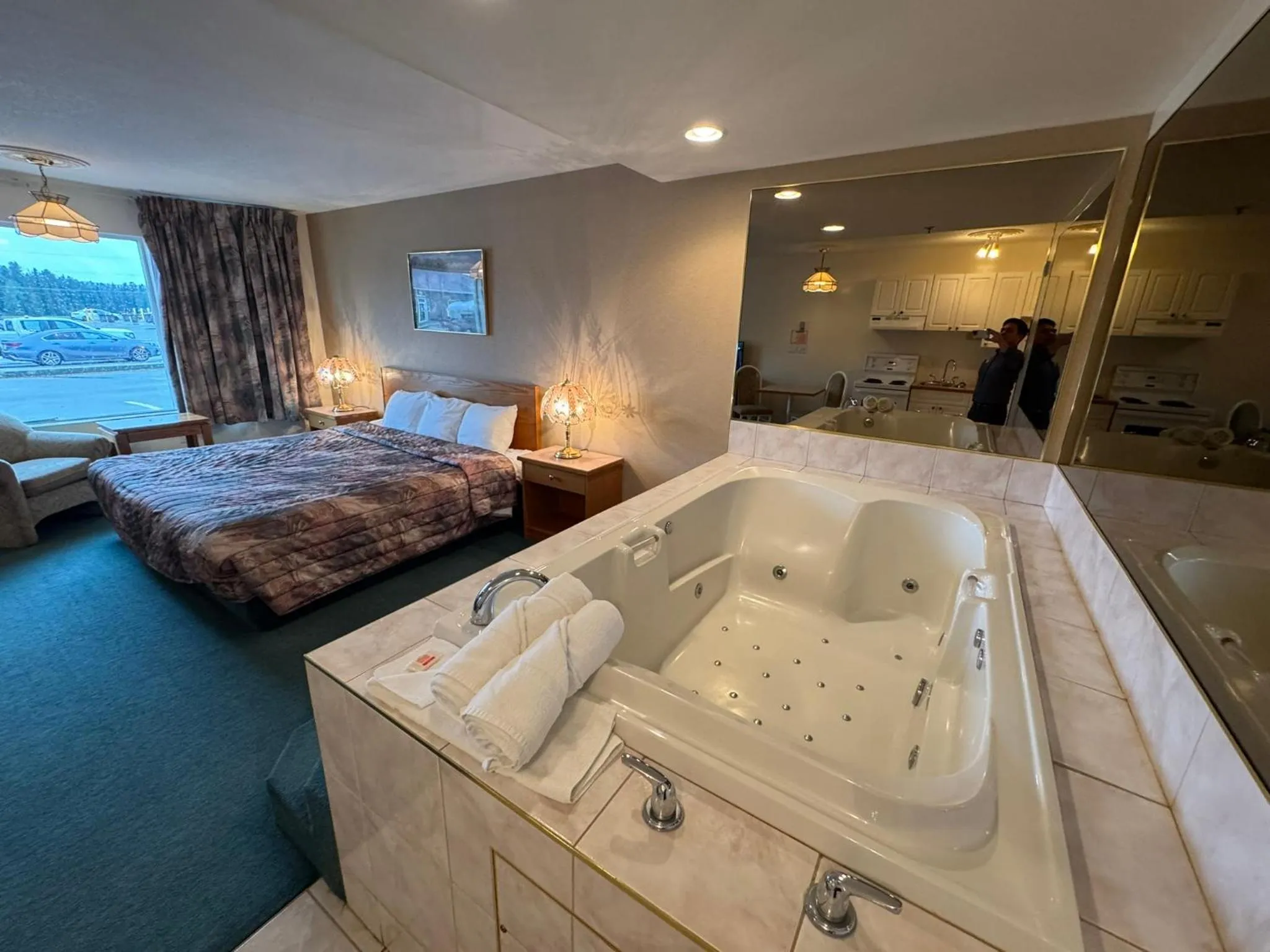 Hot Tub, Bed in Western Budget Motel #3 Whitecourt