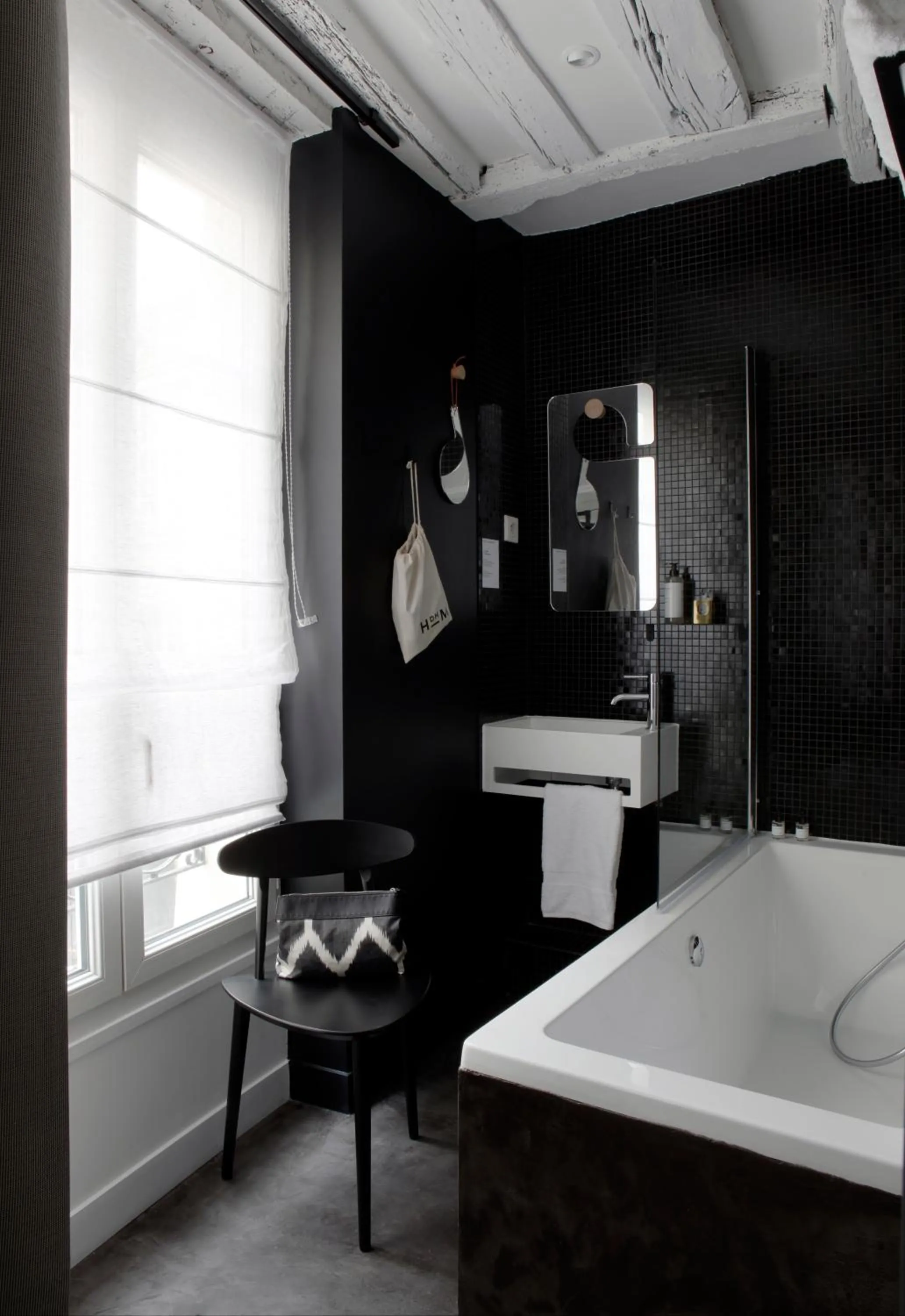 Bathroom in Beauquartier - Marais Vertus