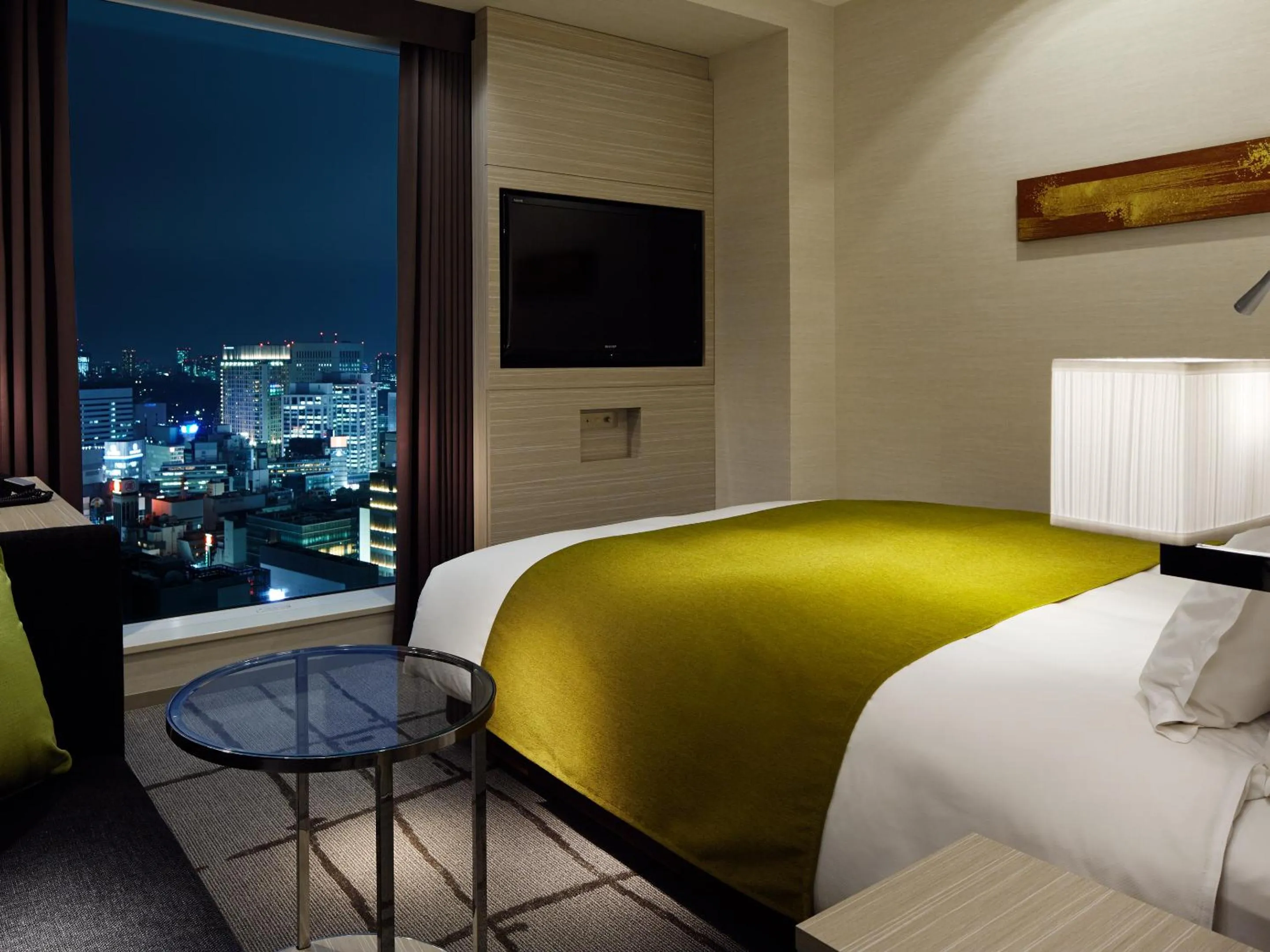 Photo of the whole room, Bed in Mitsui Garden Hotel Ginza Premier