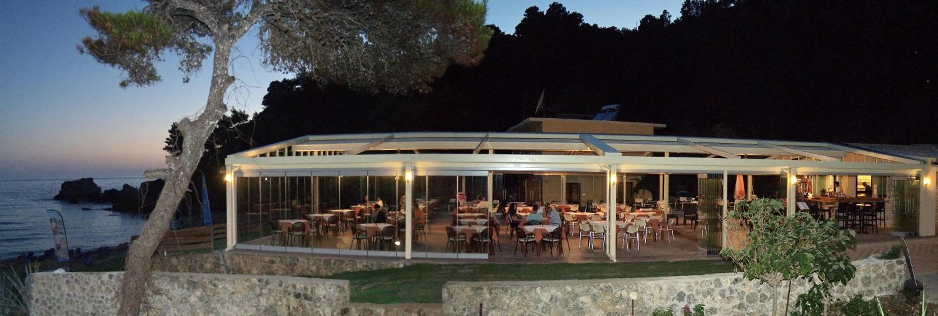 Restaurant/places to eat in Glyfada Beach Hotel