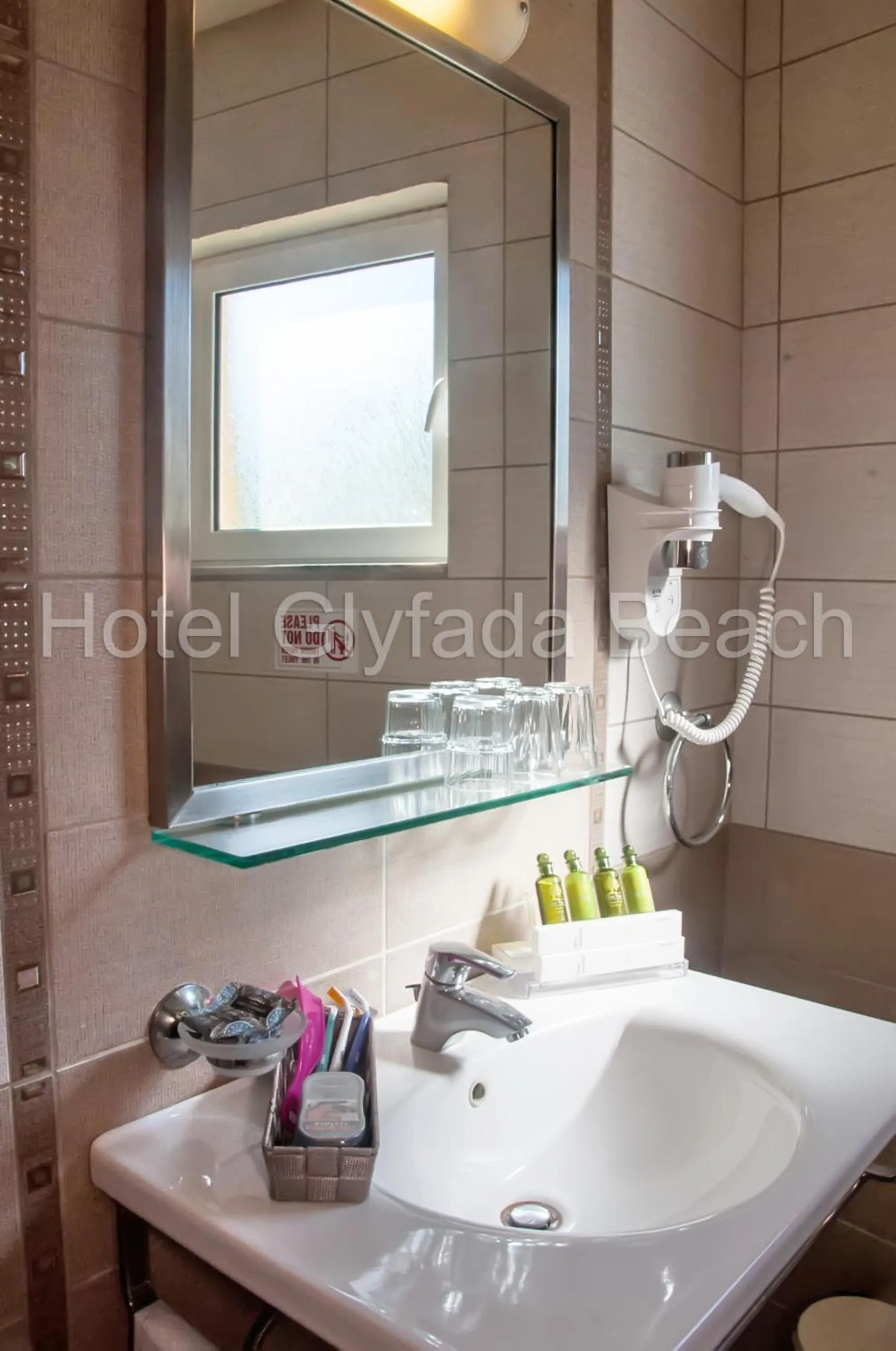 Bathroom in Glyfada Beach Hotel