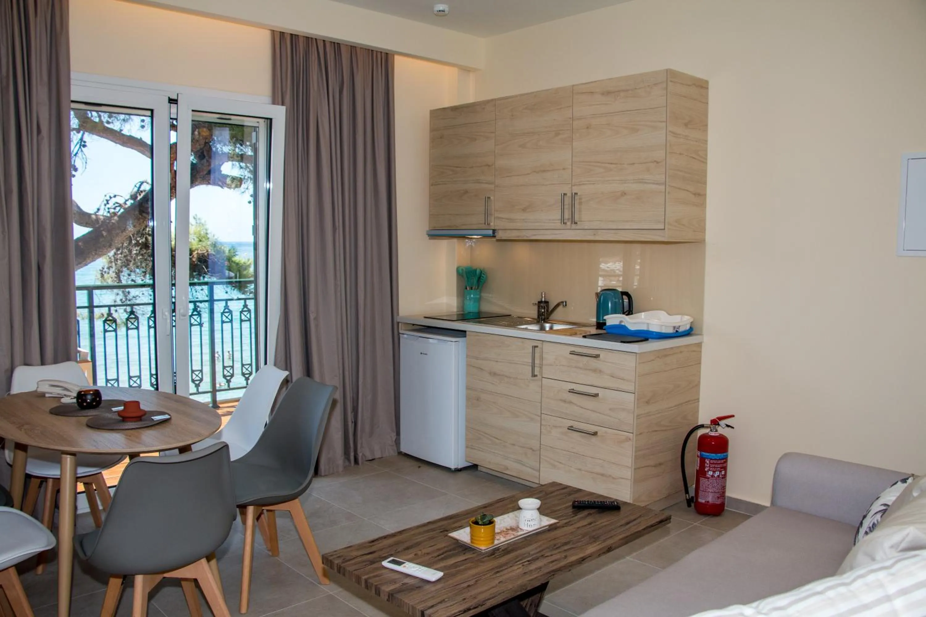 Coffee/tea facilities in Glyfada Beach Hotel