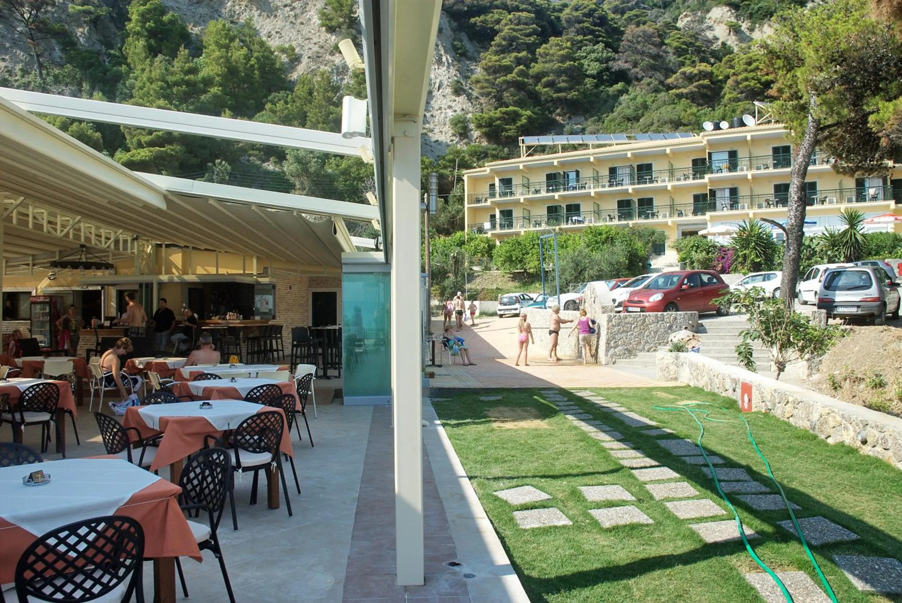 Restaurant/places to eat in Glyfada Beach Hotel