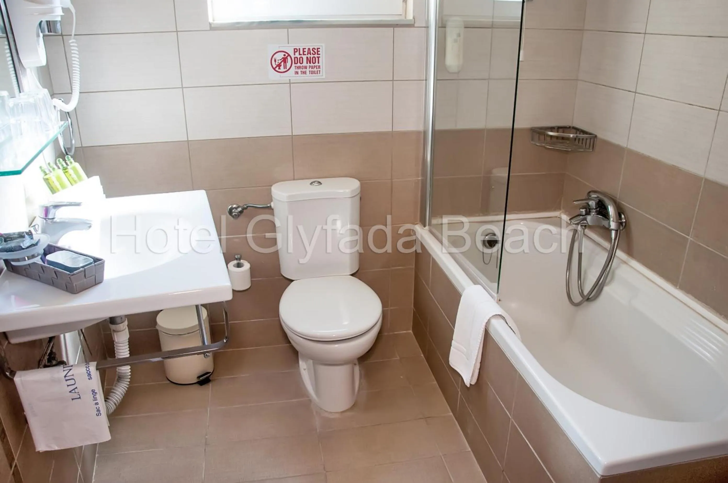 Toilet in Glyfada Beach Hotel