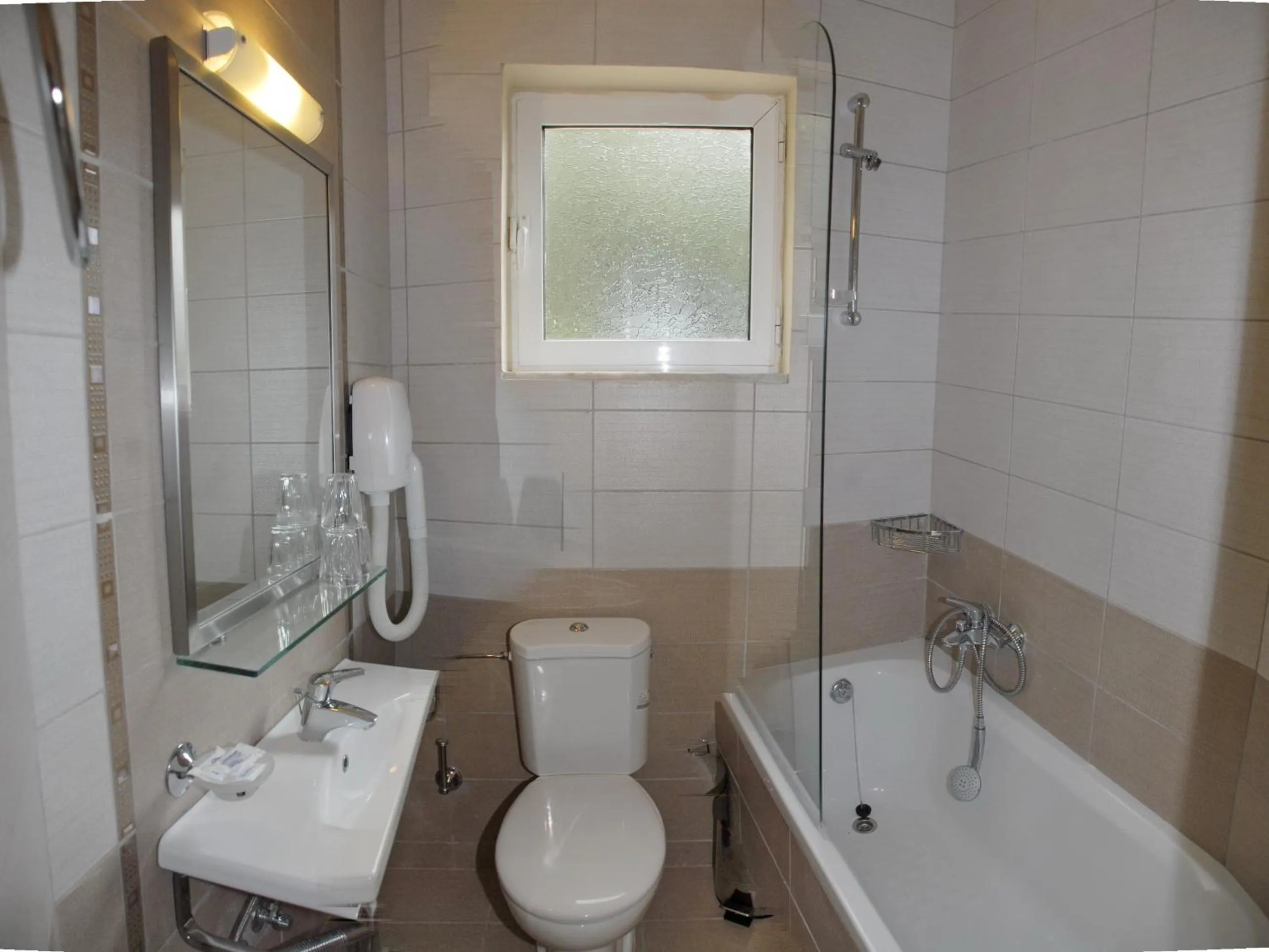 Toilet in Glyfada Beach Hotel