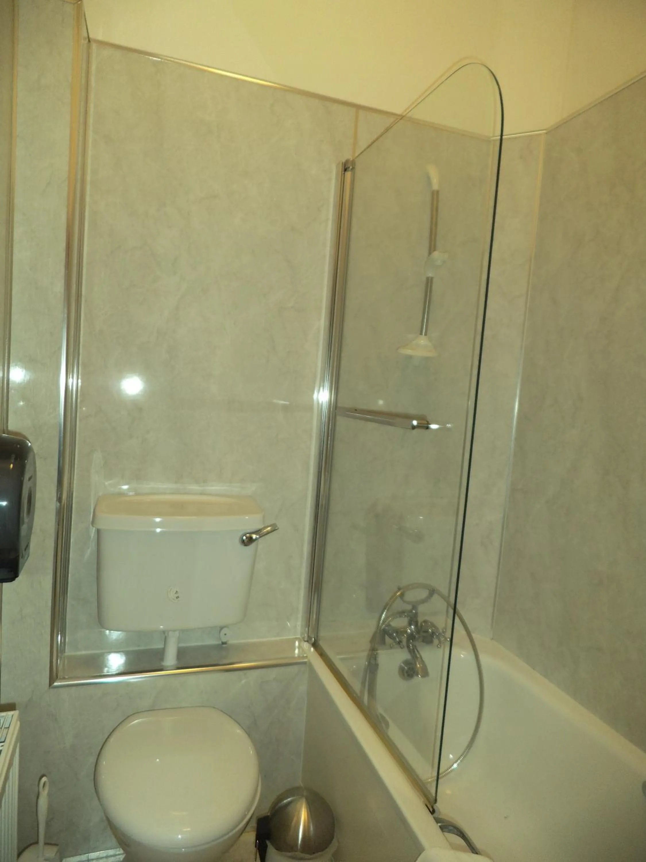 Bathroom in Menzies Guest House