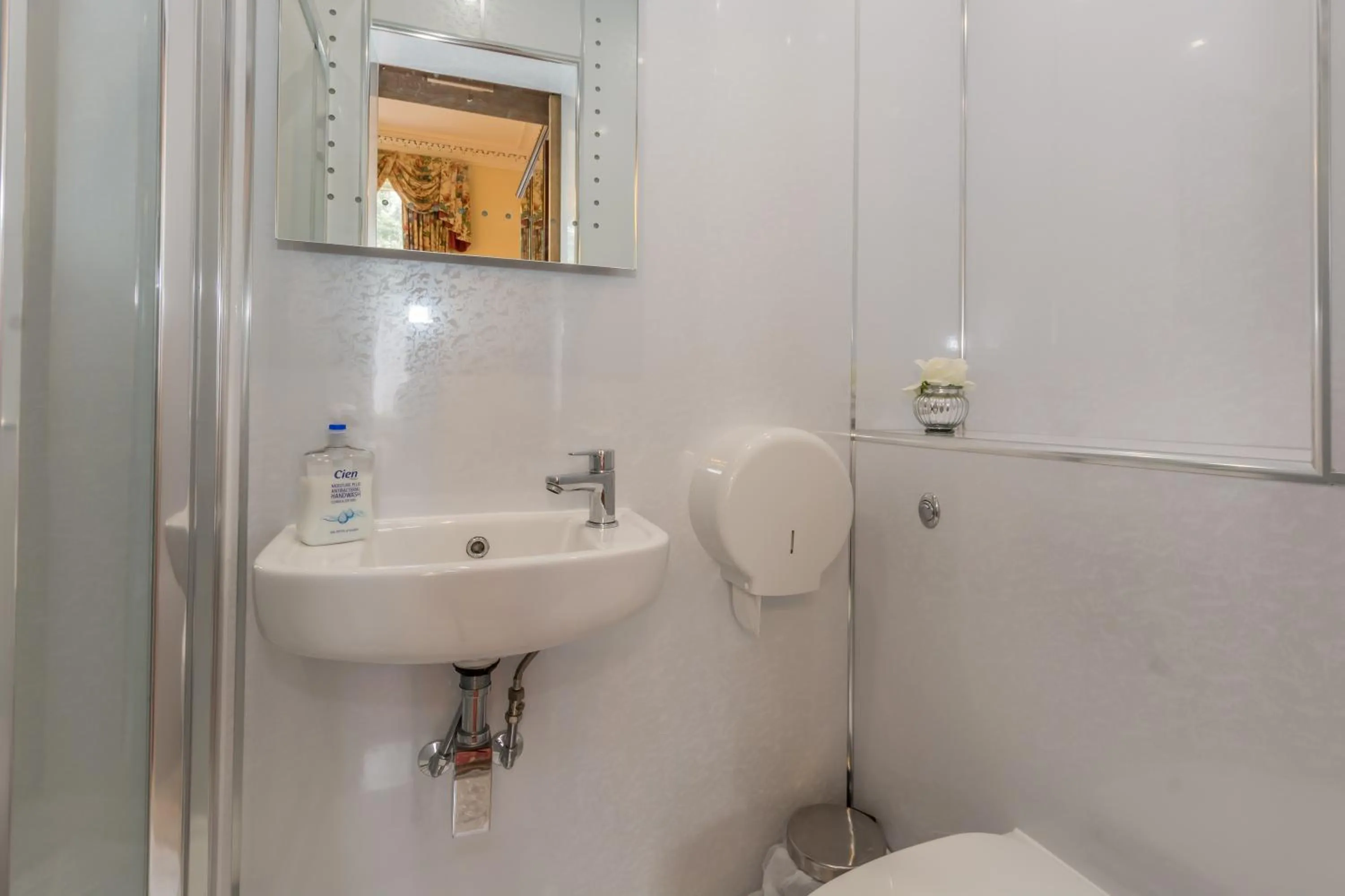 Bathroom in Menzies Guest House