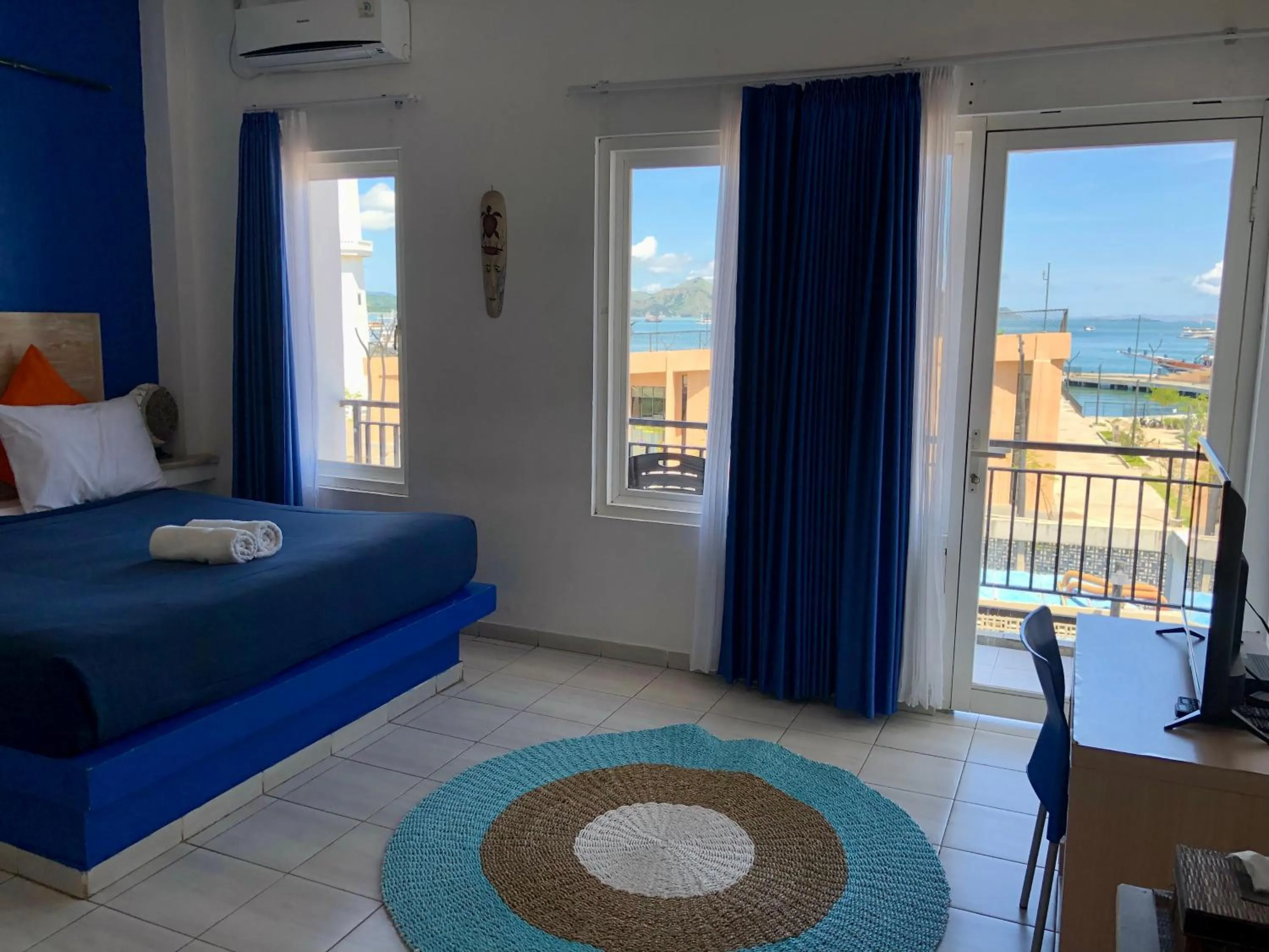 Sea view, Bed in Blue Ocean Hotel