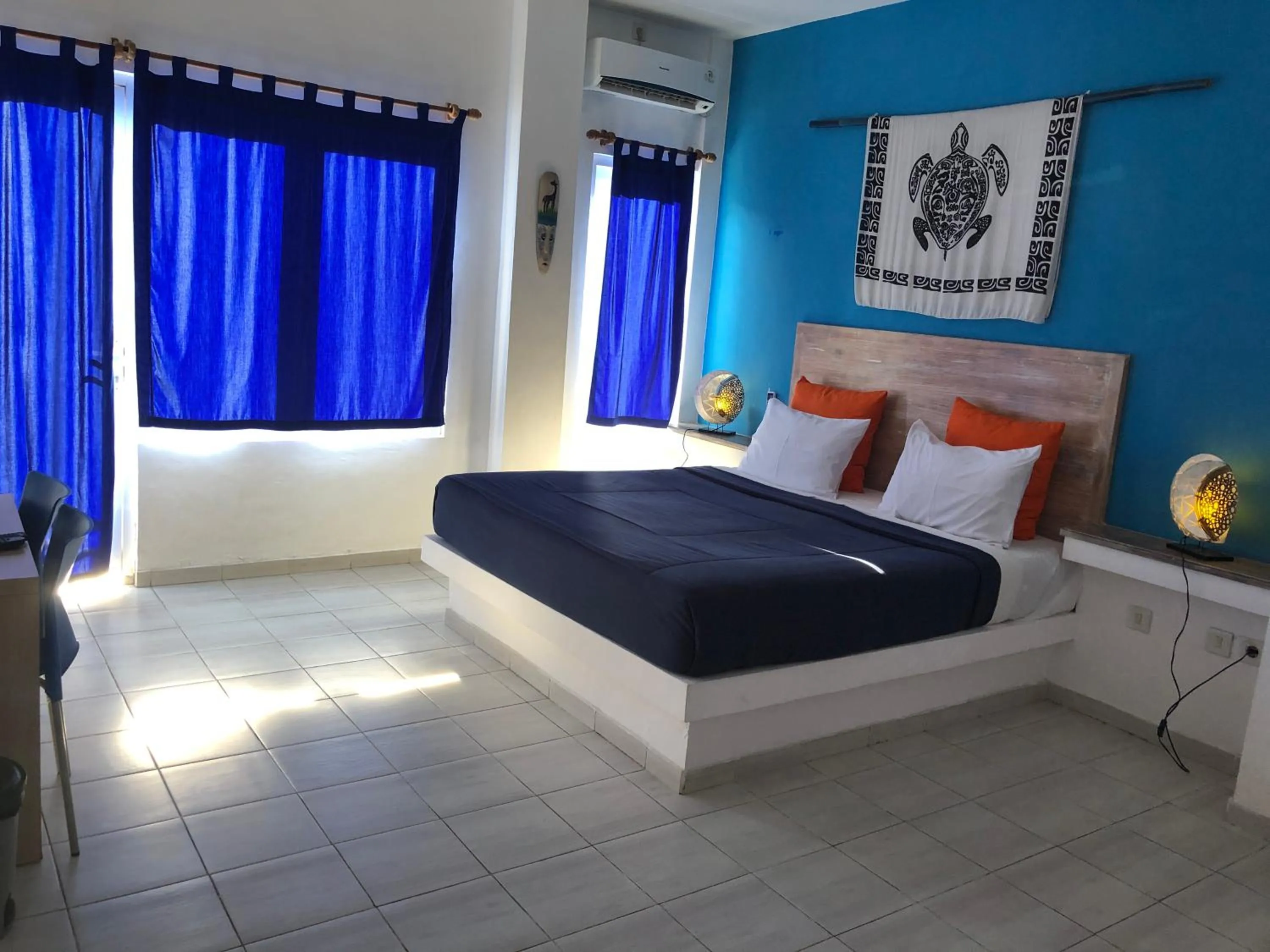 Bedroom, Bed in Blue Ocean Hotel