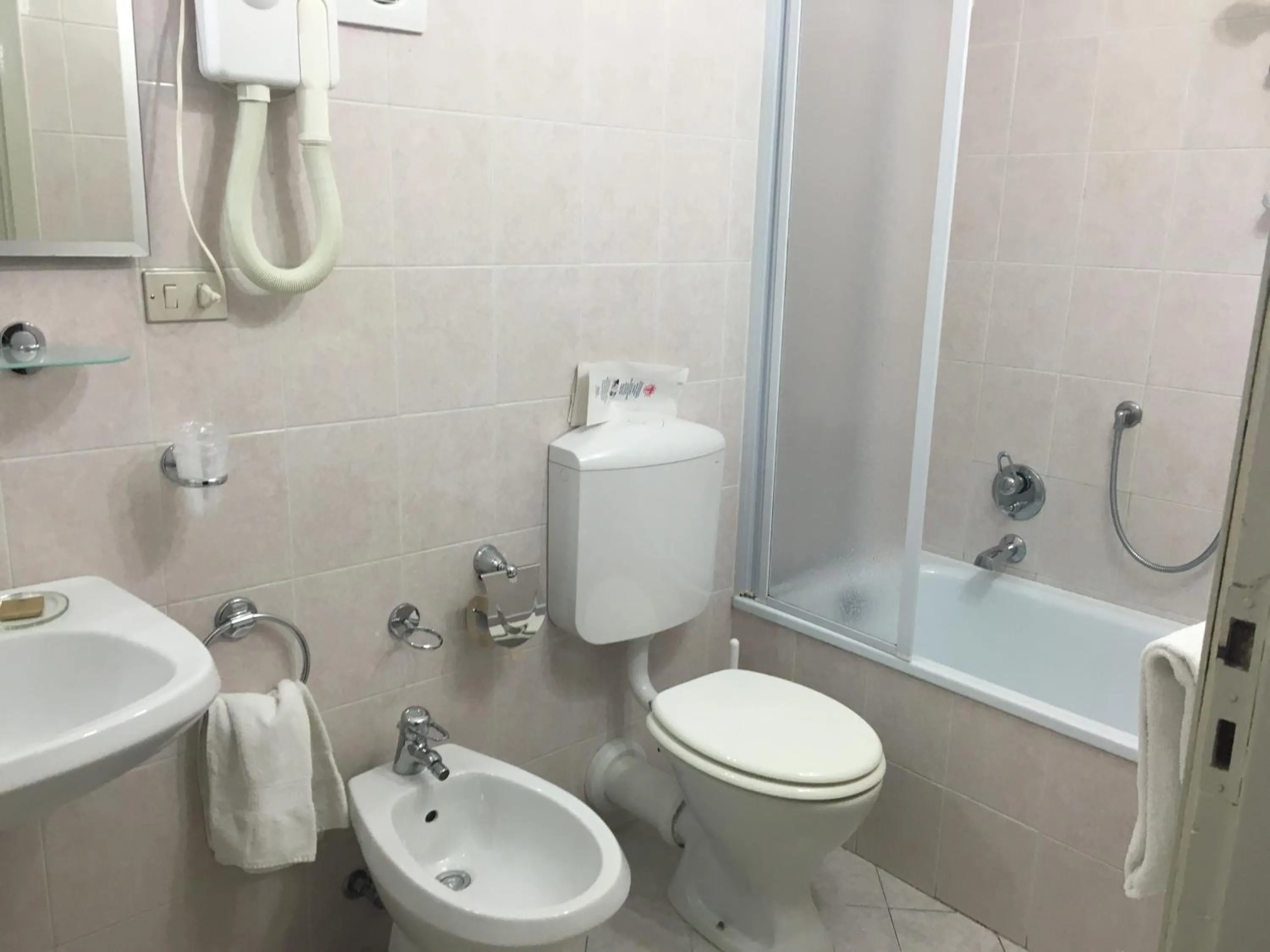 Toilet in Hotel Liberty