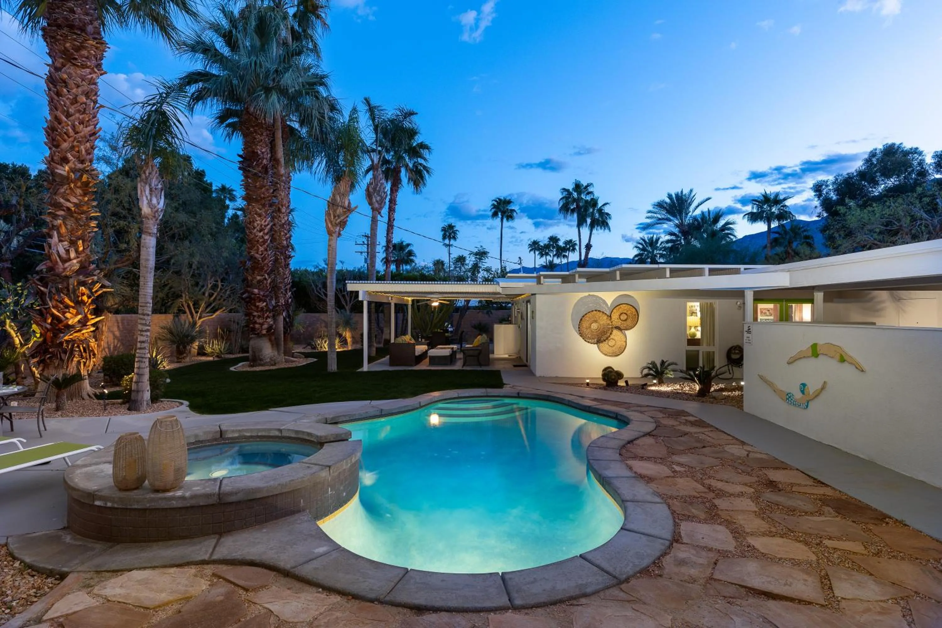 R & R Rendezvous by ACME House Company