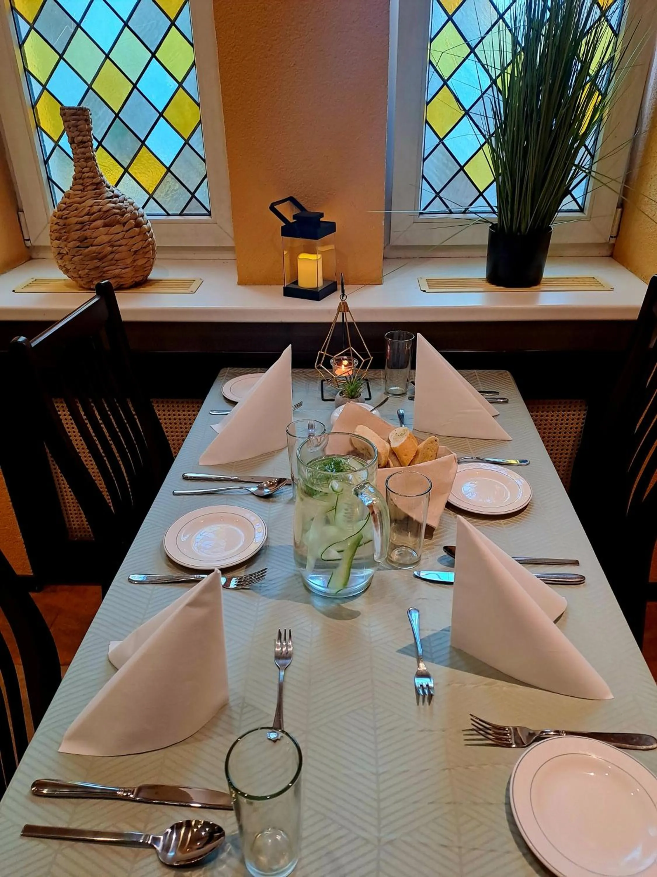 Restaurant/places to eat in Kolonna Hotel Brigita