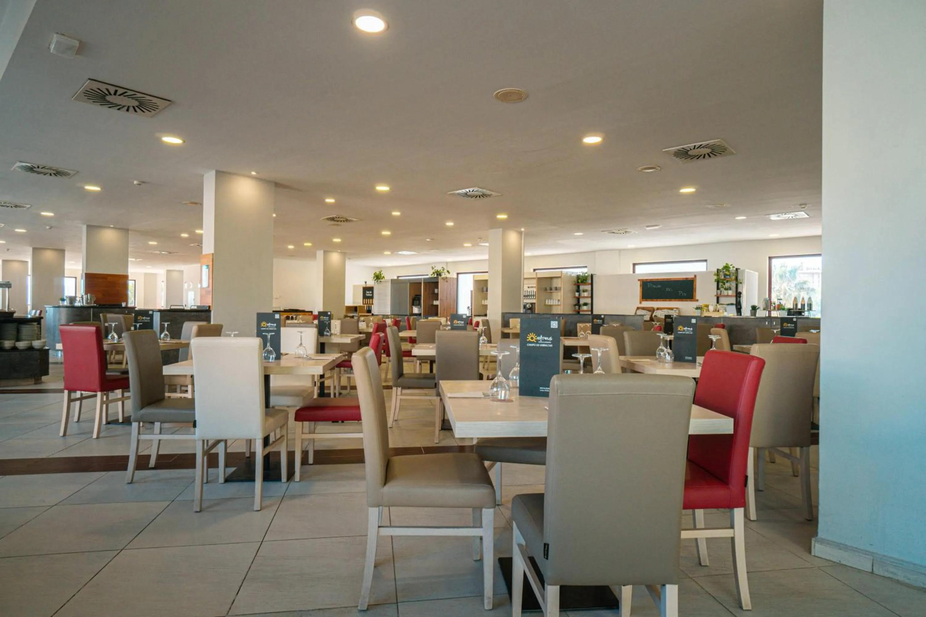 Restaurant/places to eat in Ohtels Campo De Gibraltar