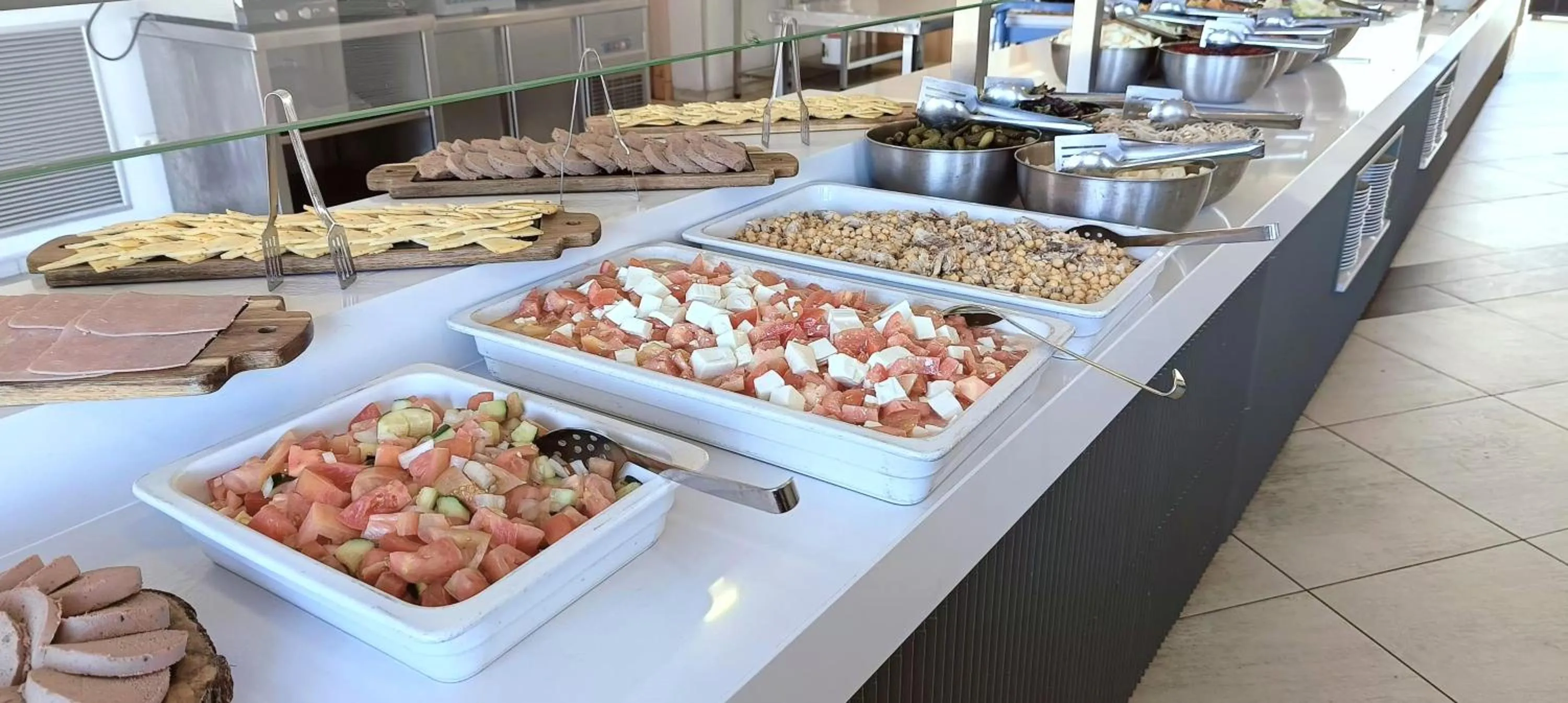 Restaurant/places to eat in Ohtels Campo De Gibraltar