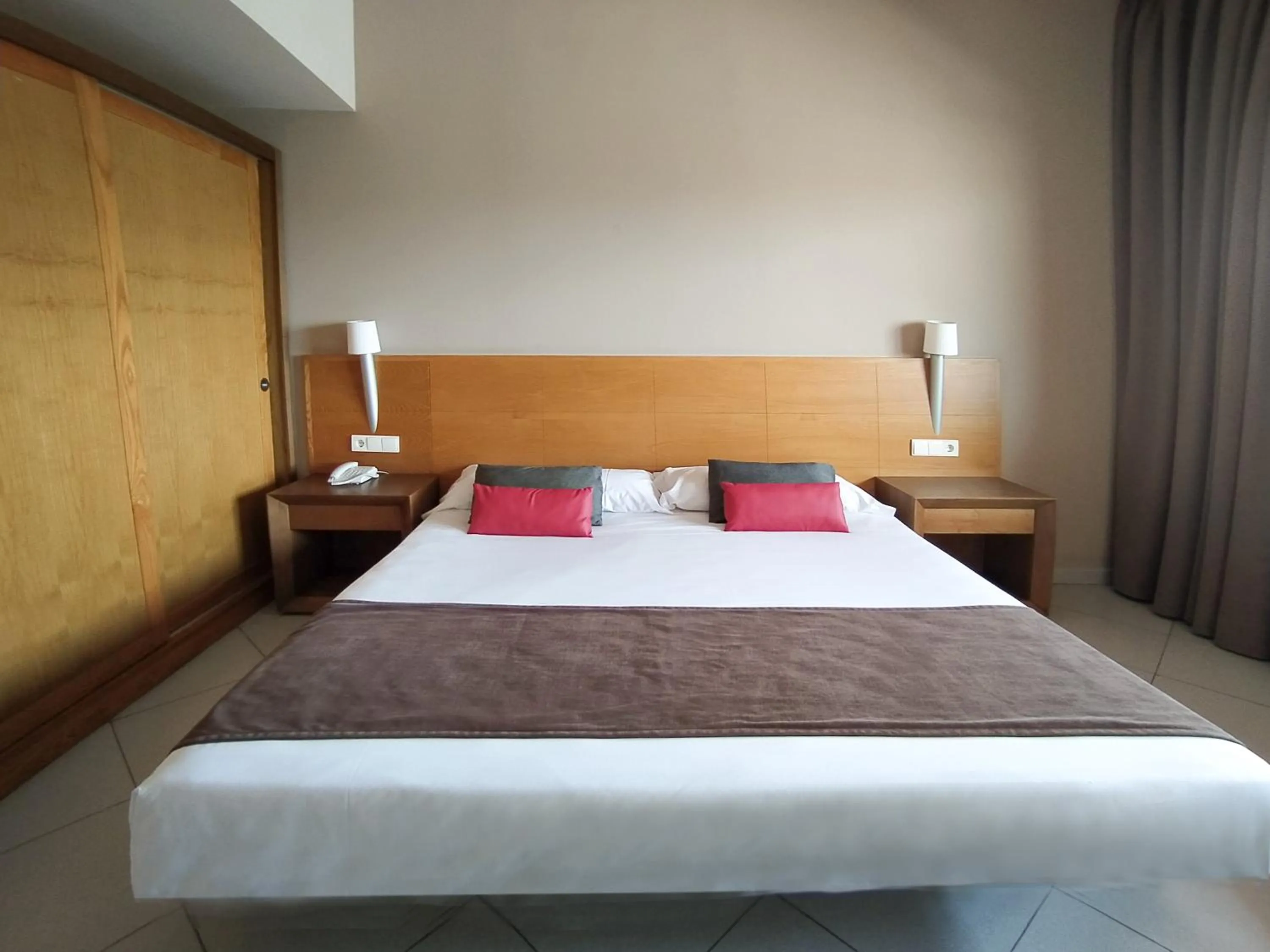 Bed in Ohtels Campo De Gibraltar